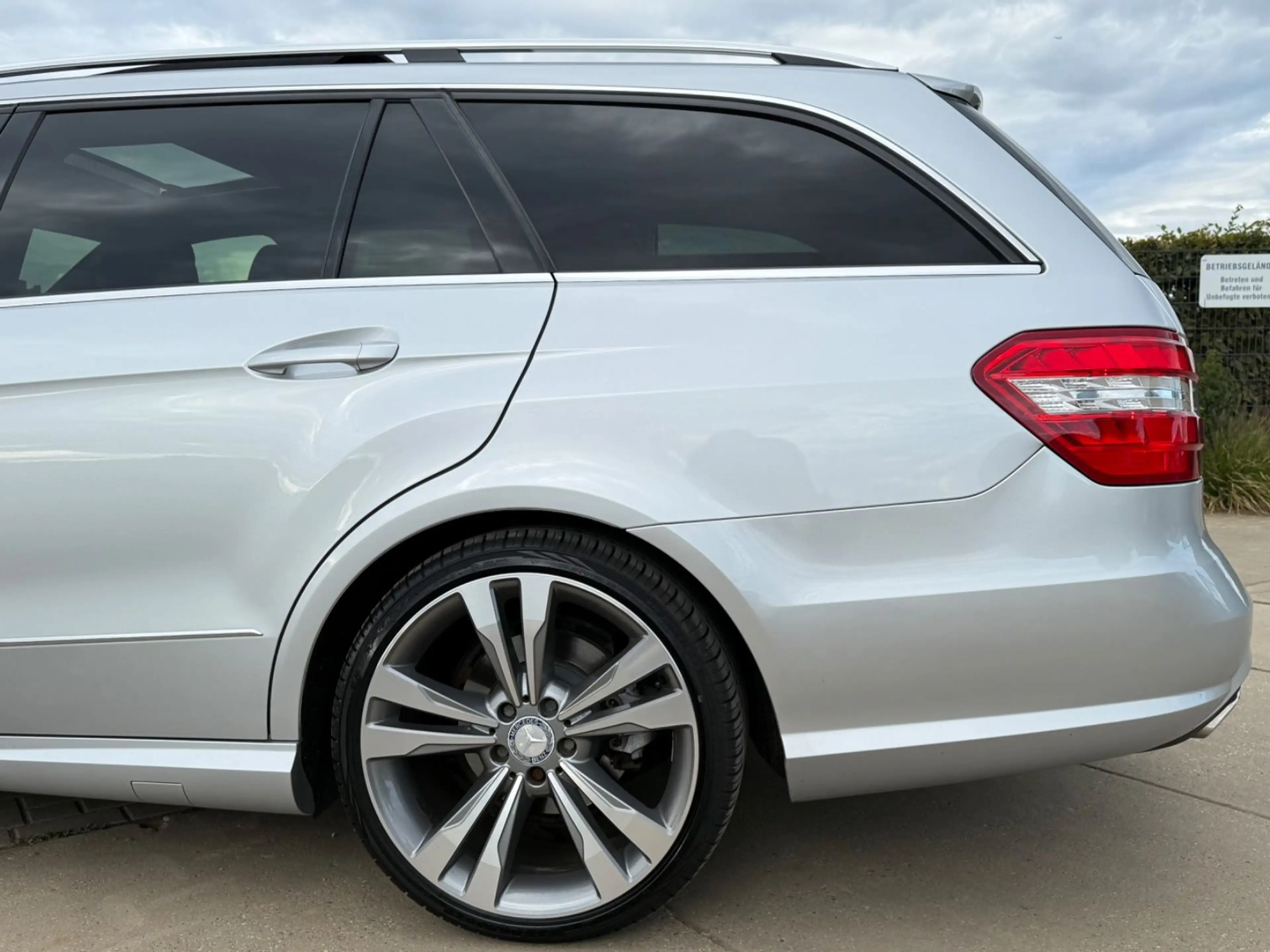 Mercedes-Benz E 350 CDI*AMG PAKET*AVANTGARD*PANO*MEMORY*EL.AHK — photo 9