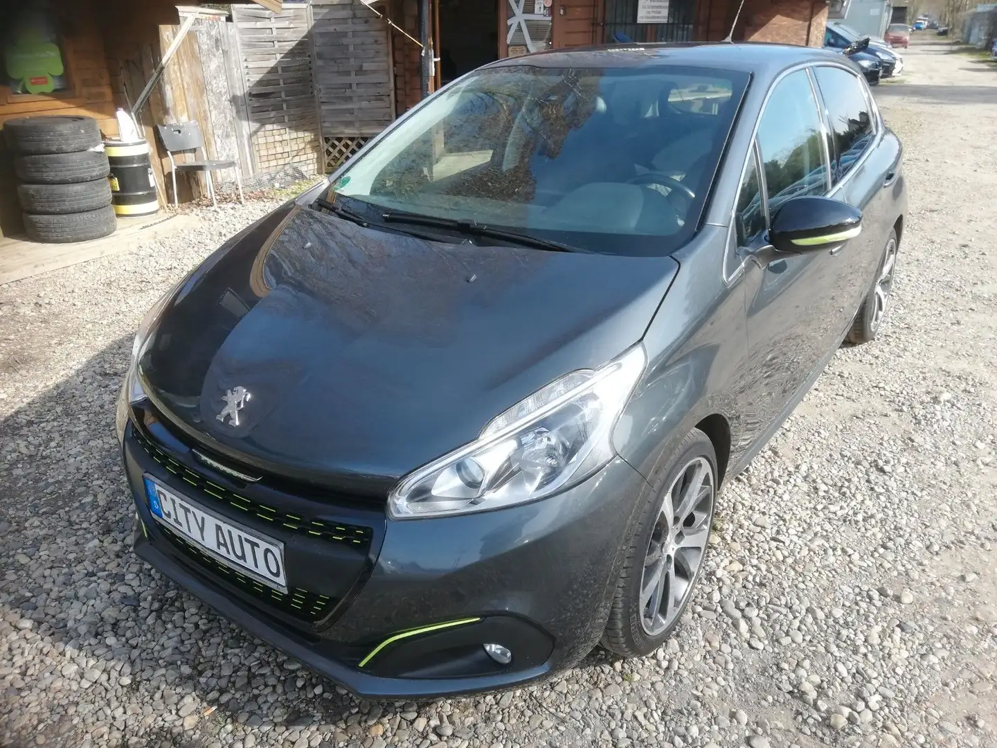 Peugeot 208 Allure Grau - 1