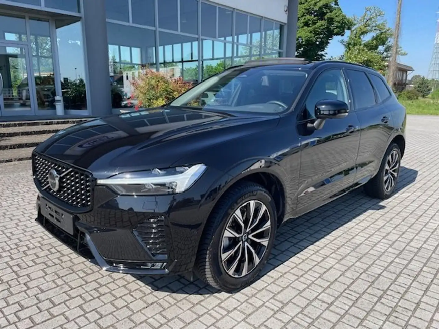 Volvo XC60 2.0 B4 (D) Plus Dark AWD auto TETTO/HARMAN K/360 Nero - 2