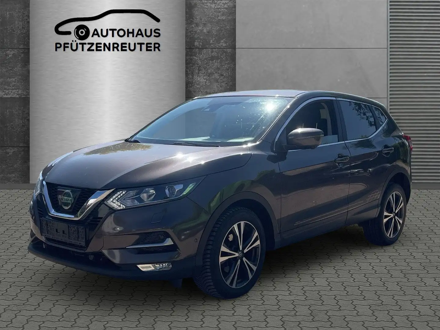 Nissan Qashqai N-Connecta Bruin - 1