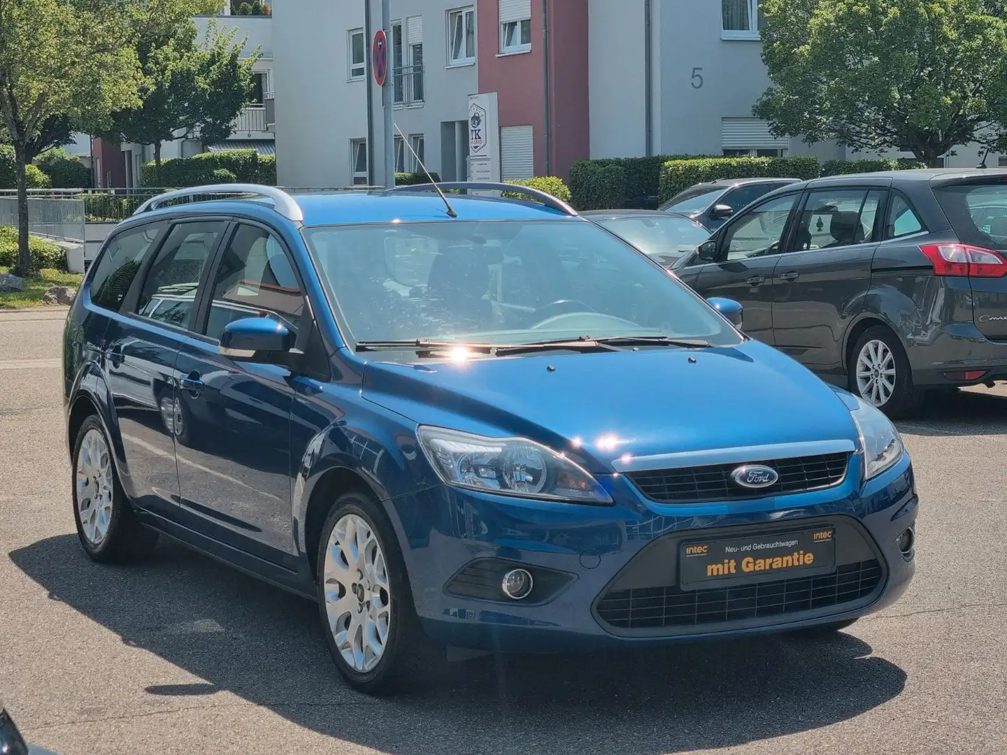 Ford Focus Turnier Sport*STEUERKETTE NEU*TÜV*KLIMA* Bleu - 2