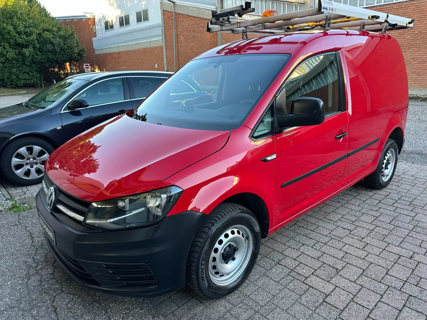Volkswagen Caddy 2.0TDI 4X4 110cv Rouge - 1