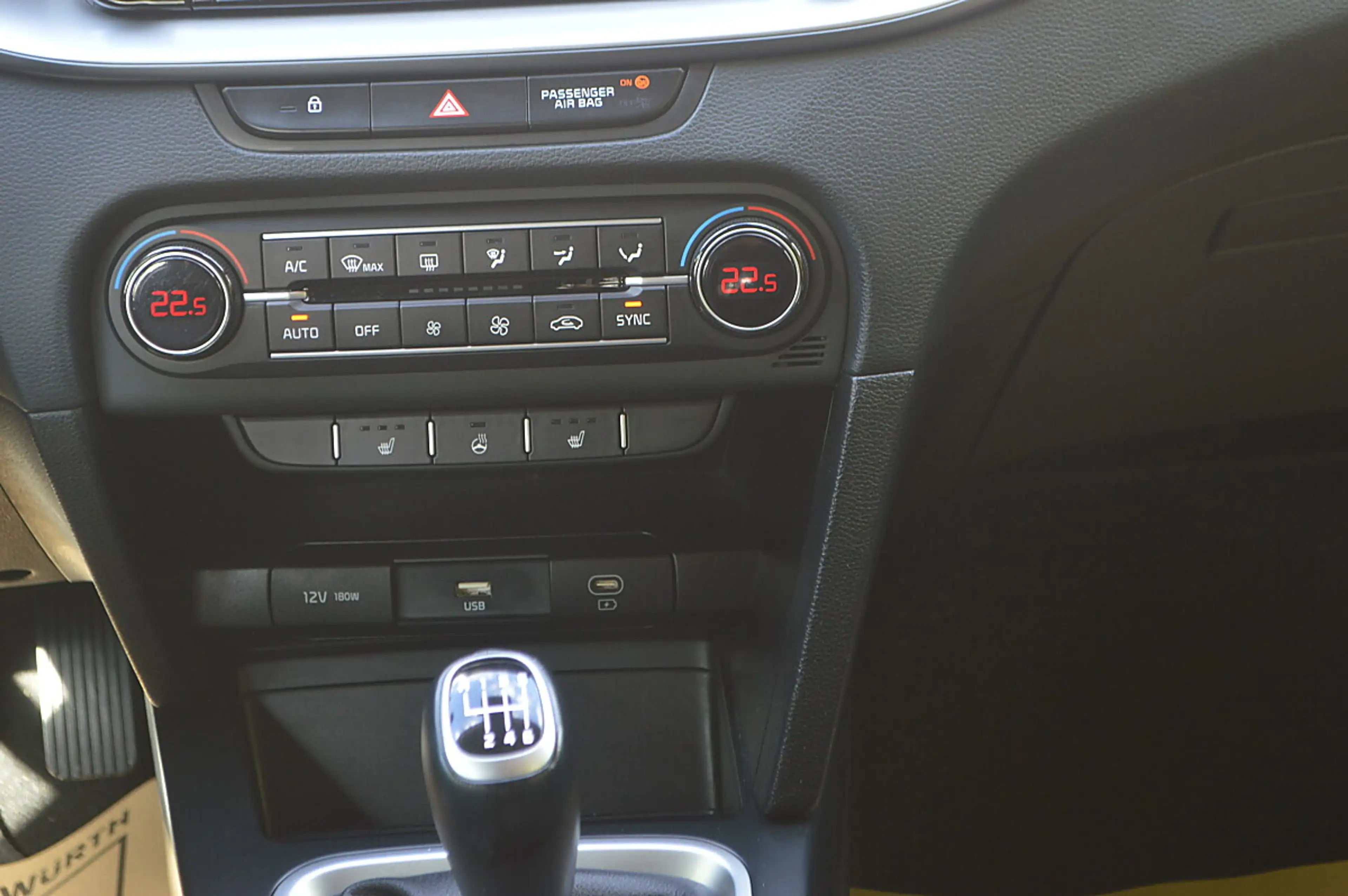 Kia Ceed SW / cee'd SW ceed SW 1,6 CRDi SCR+NAVI+Kamera+SHZ+ — photo 13