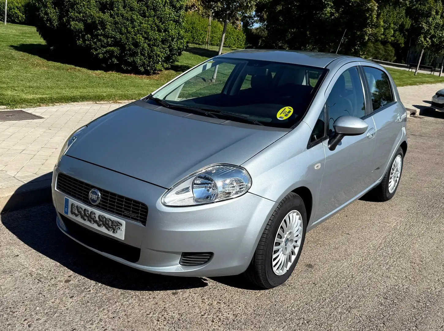 Fiat Grande Punto Grande Punto 1.3Mjt Dynamic 90 Dynamic Plateado - 1