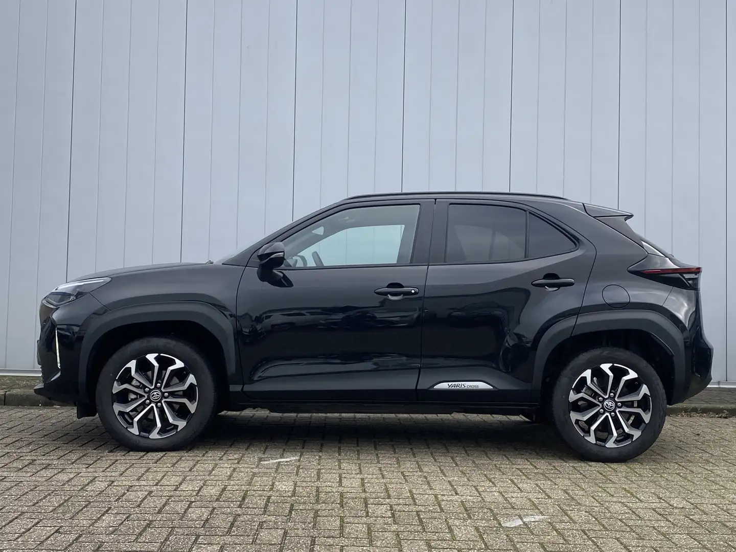 Toyota Yaris Cross 1.5 Hybrid Dynamic Limited Trekhaak Stoel Stuur Ve Zwart - 2