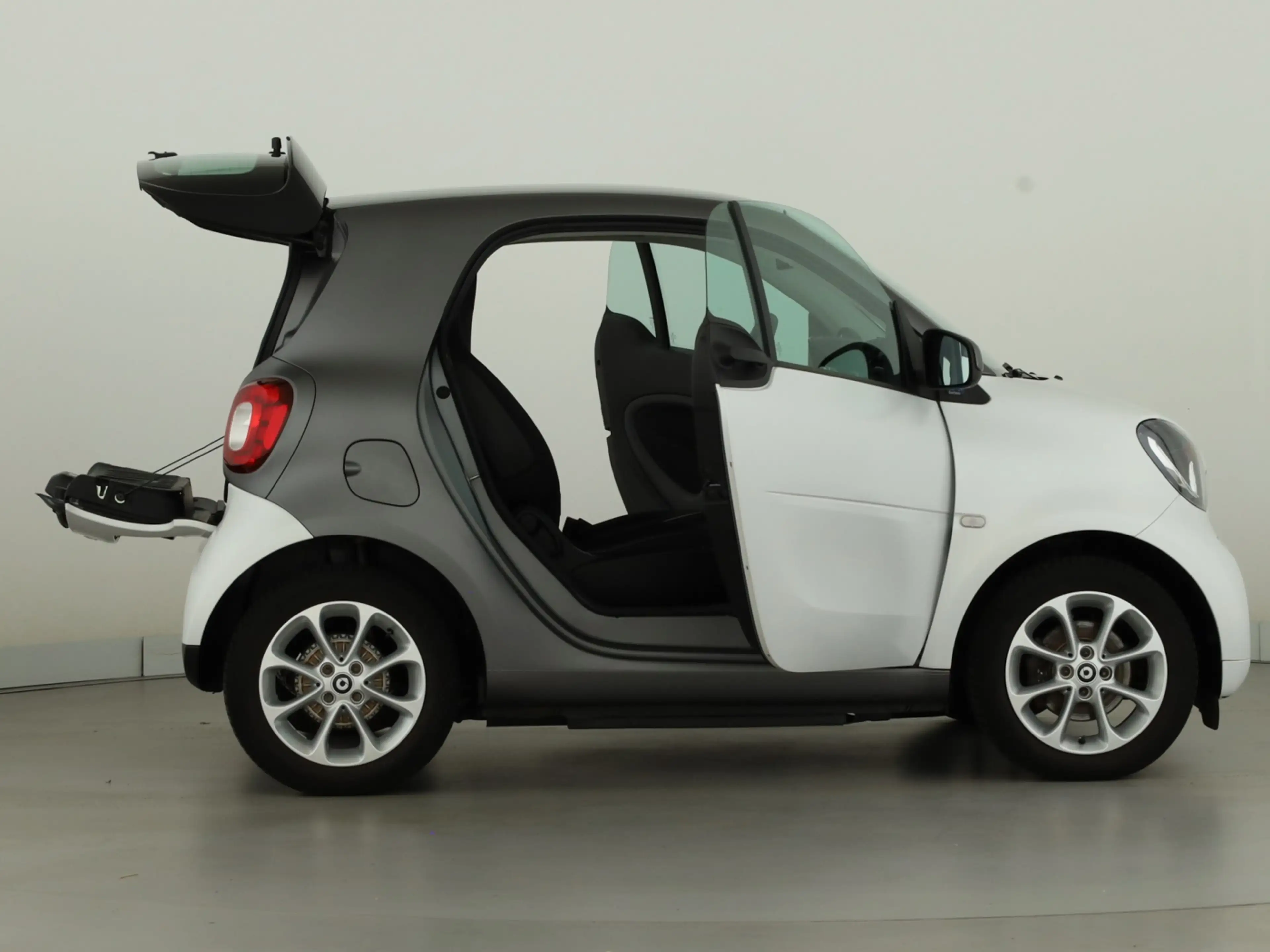 smart forTwo EQ passion*Panorama*Cool&Media*Kamera*LED — photo 8