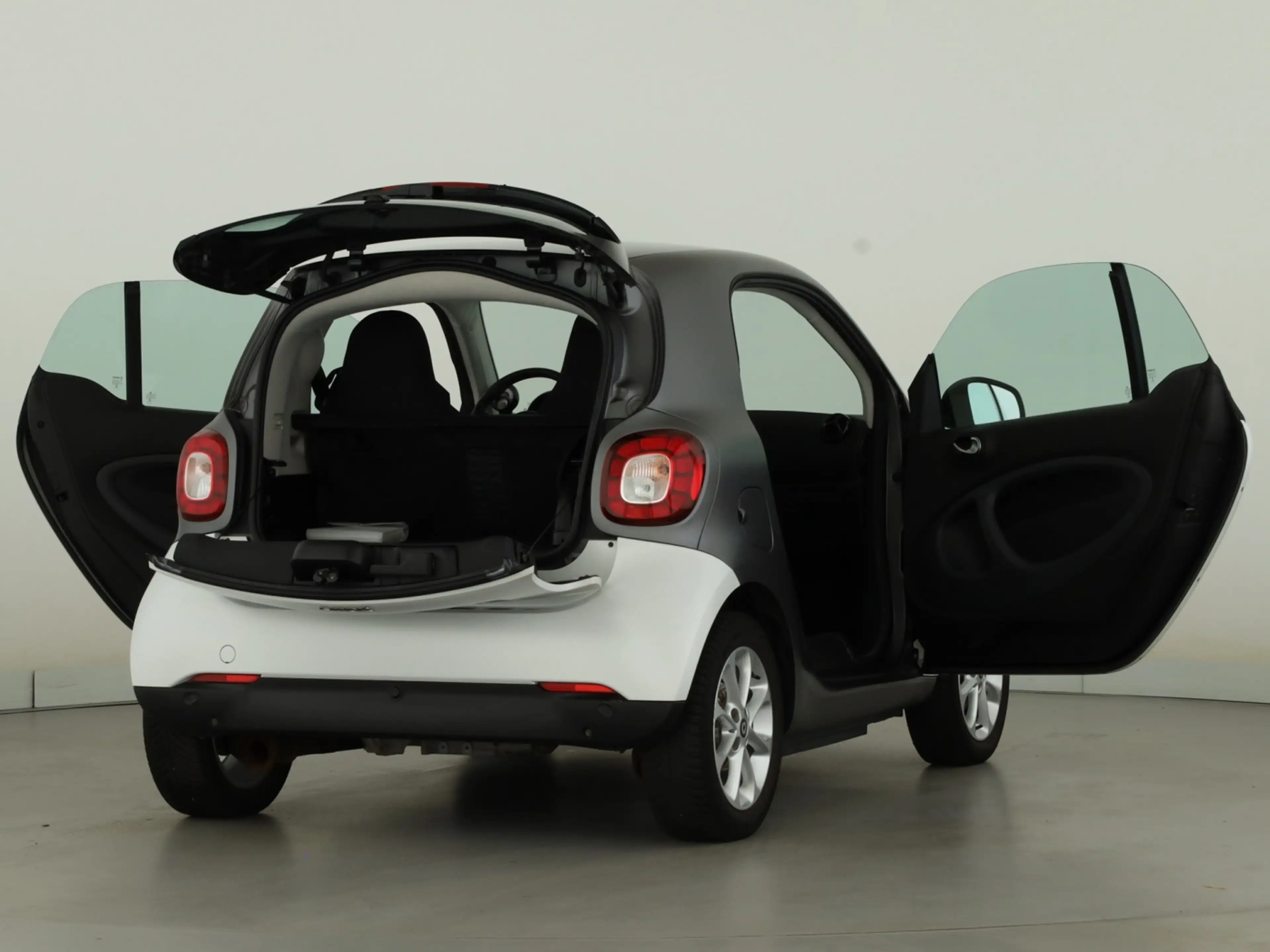 smart forTwo EQ passion*Panorama*Cool&Media*Kamera*LED — photo 9