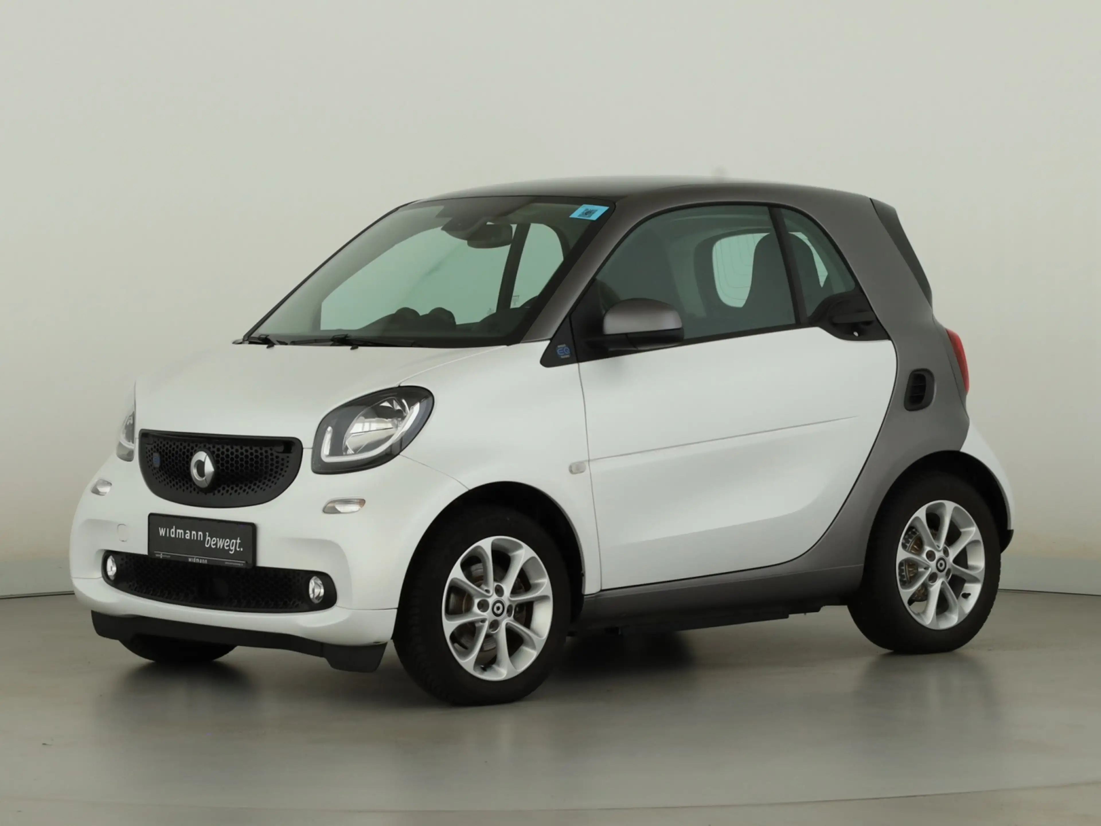 smart forTwo EQ passion*Panorama*Cool&Media*Kamera*LED — photo 5