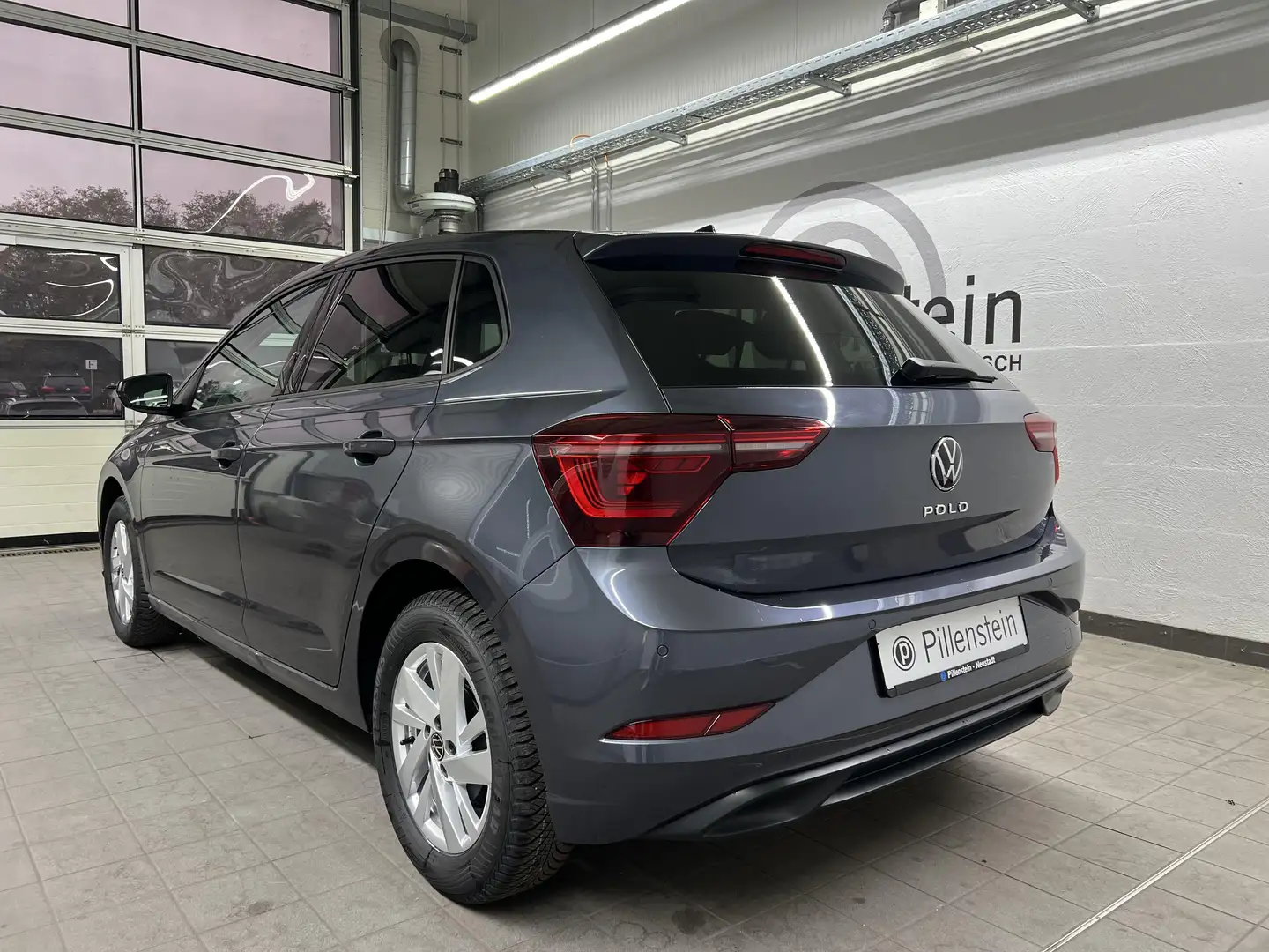 Volkswagen Polo TSI STYLE NAVI+MATRIX+KAM+IQ-DRIVE+ACC+ALU Grau - 2