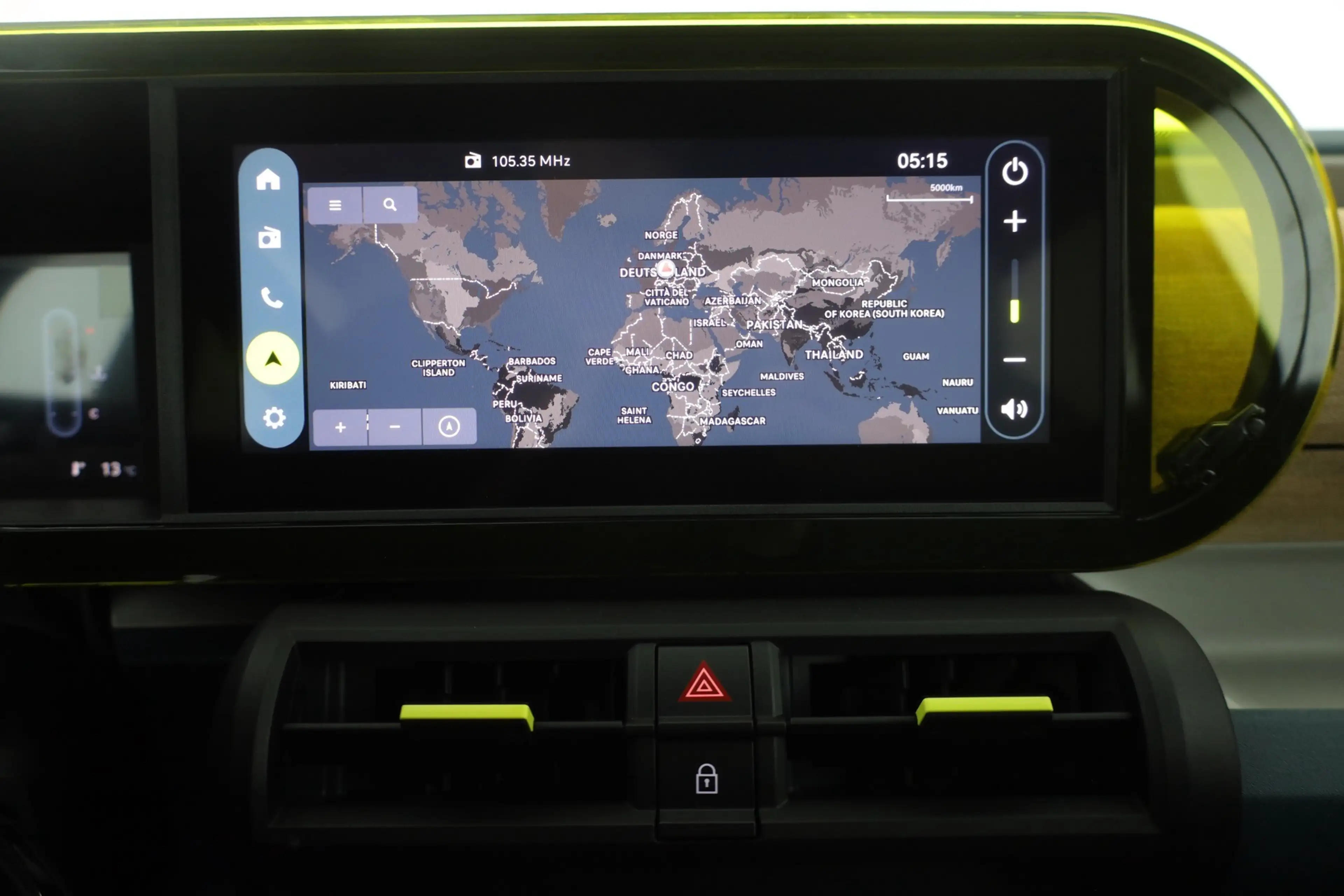 Fiat Grande Panda La Prima 1.2 Hybrid Aut. LED Navi — photo 11