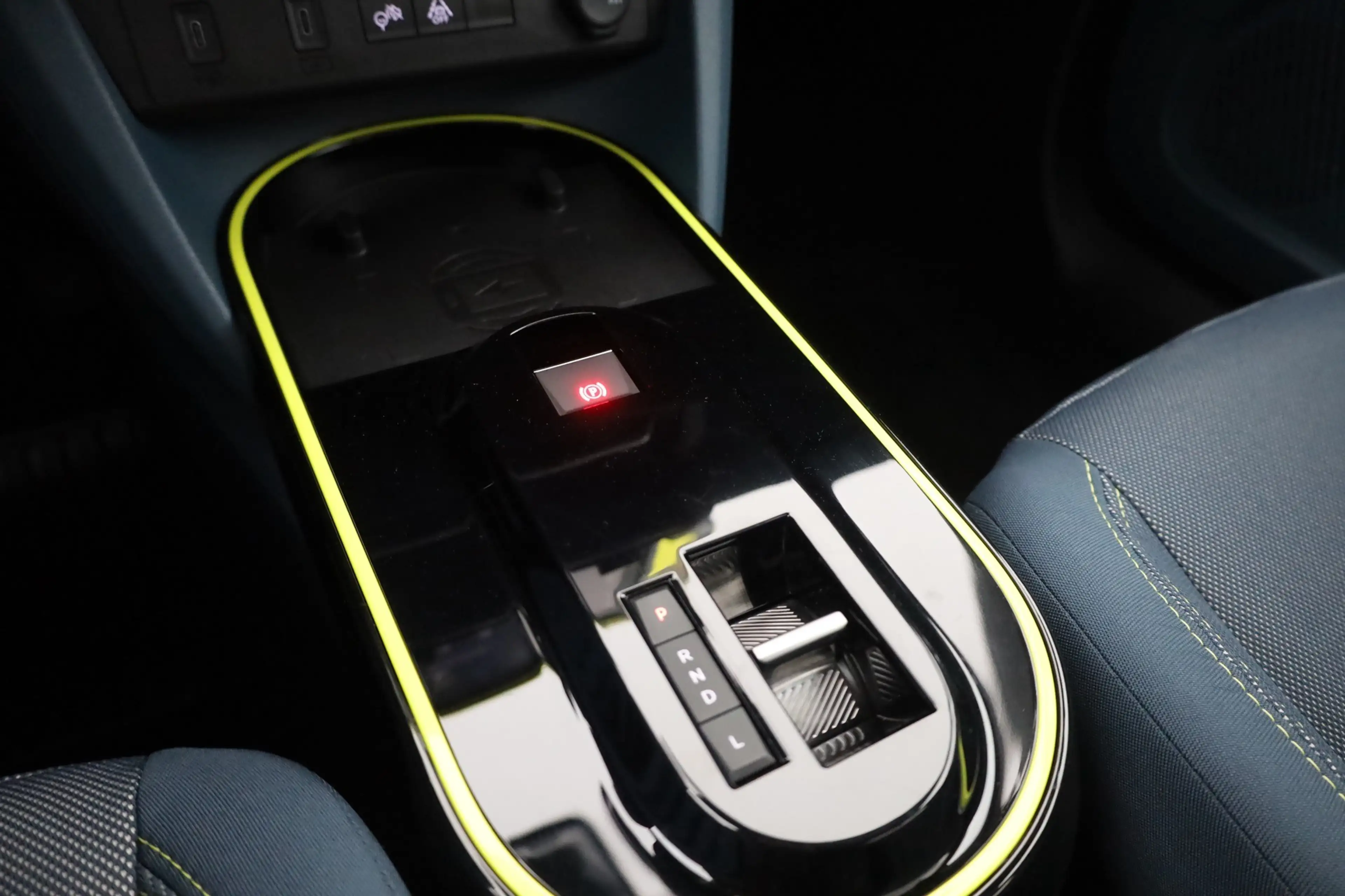 Fiat Grande Panda La Prima 1.2 Hybrid Aut. LED Navi — photo 13