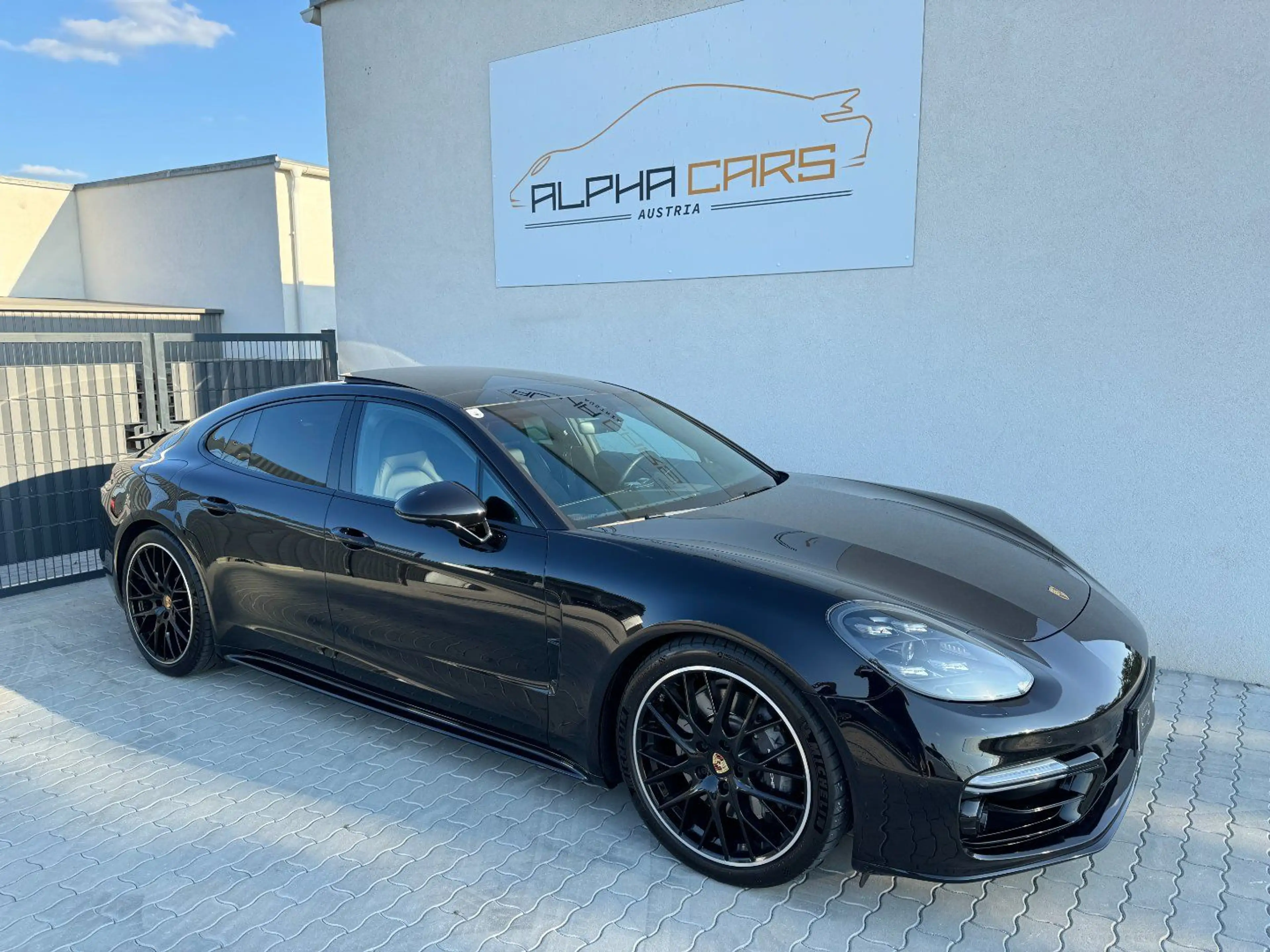 Porsche Panamera 4 E-Hybrid — photo 6