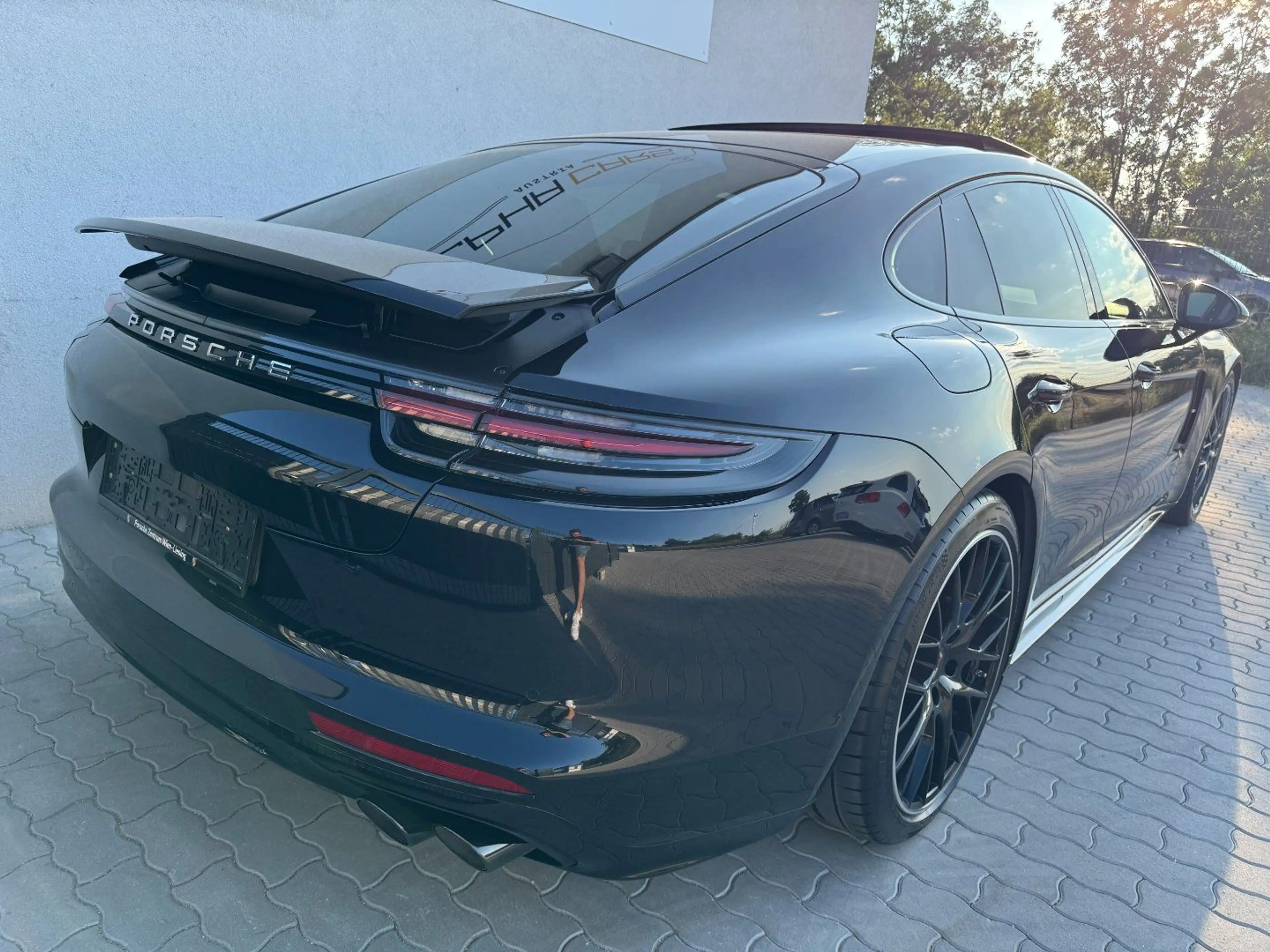 Porsche Panamera 4 E-Hybrid — photo 11