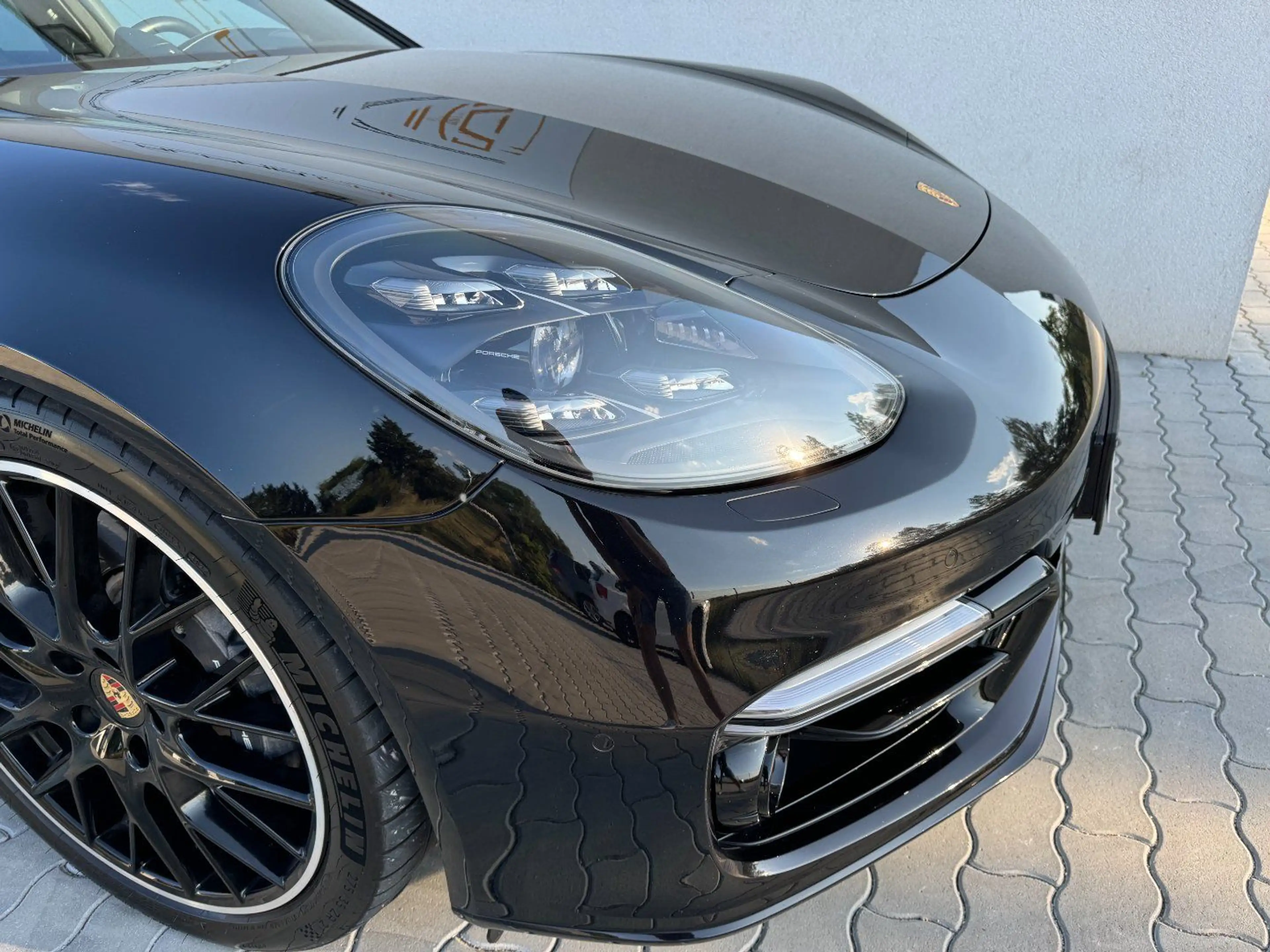 Porsche Panamera 4 E-Hybrid — photo 8