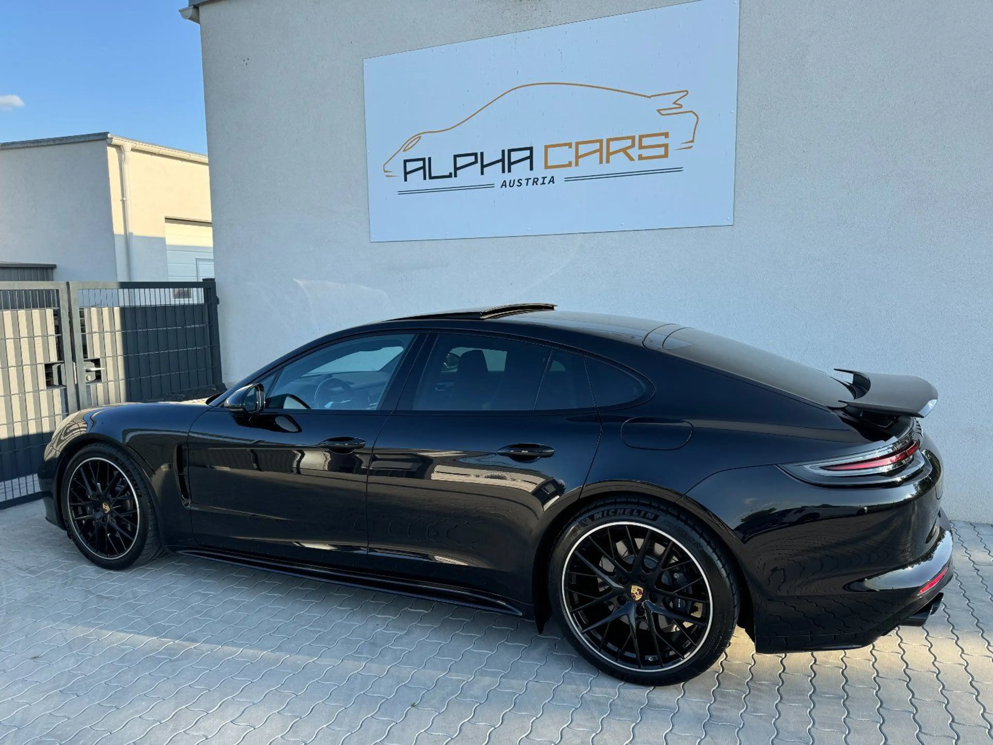 Porsche Panamera 4 E-Hybrid — photo 15