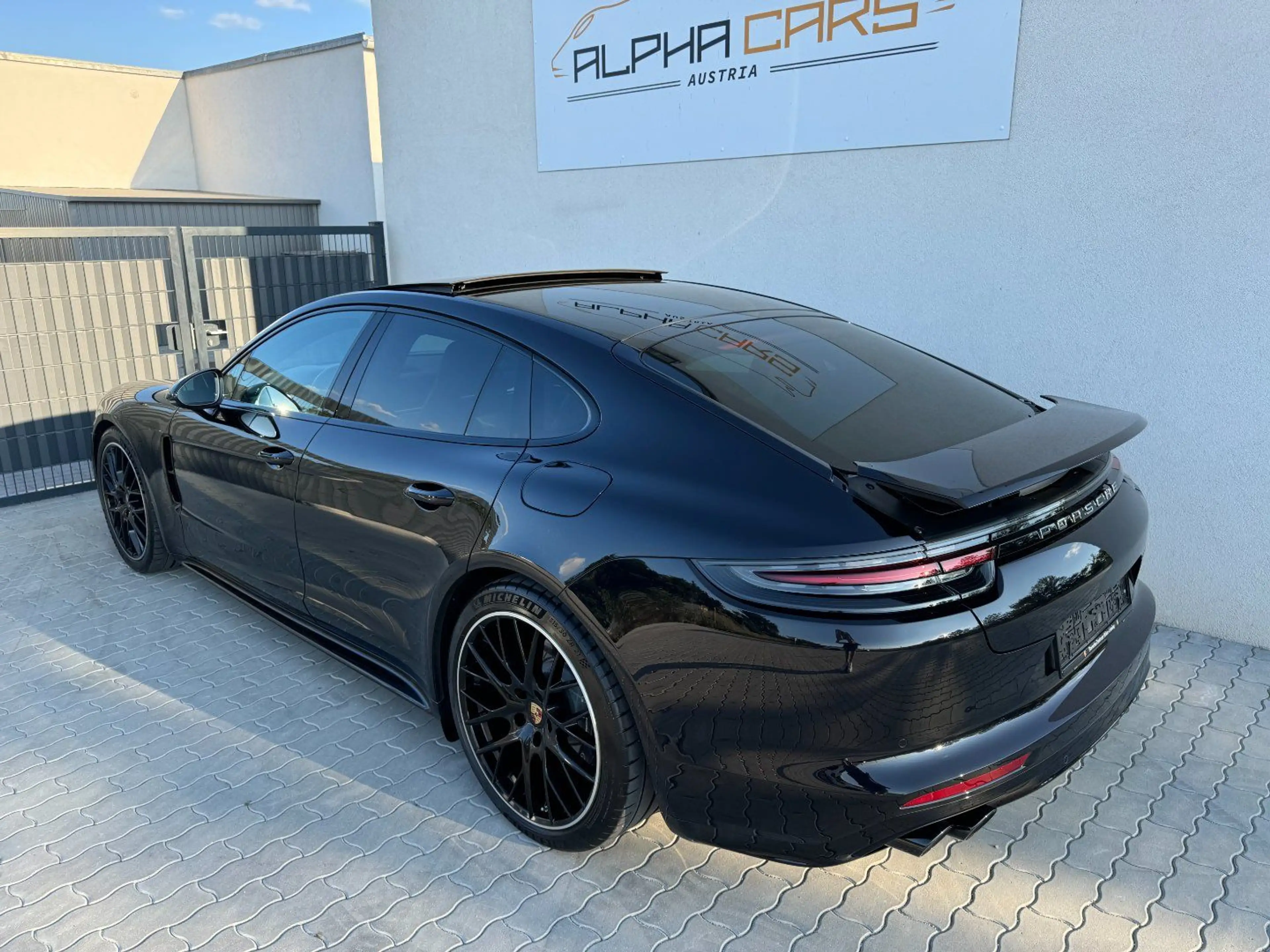 Porsche Panamera 4 E-Hybrid — photo 13
