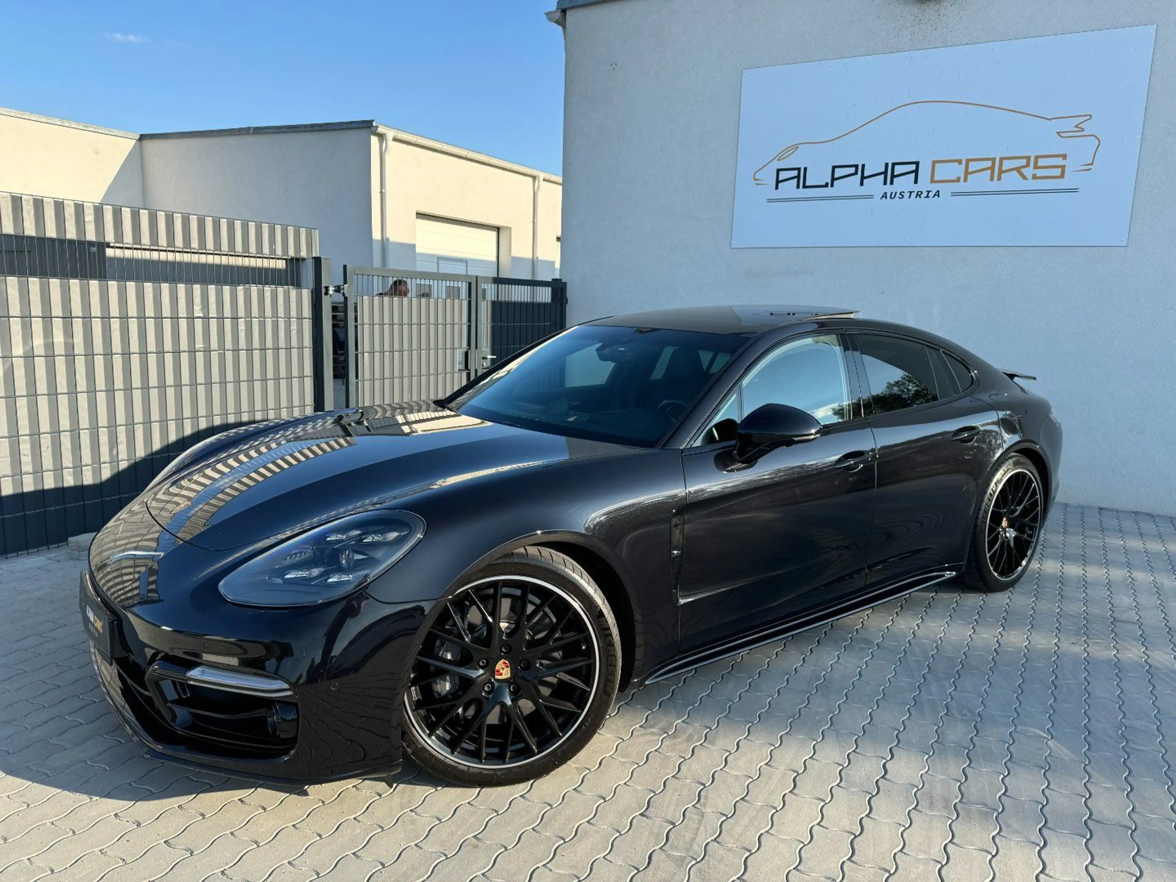 Porsche Panamera 4 E-Hybrid — photo 3