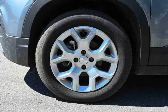 Jeep Avenger view 6