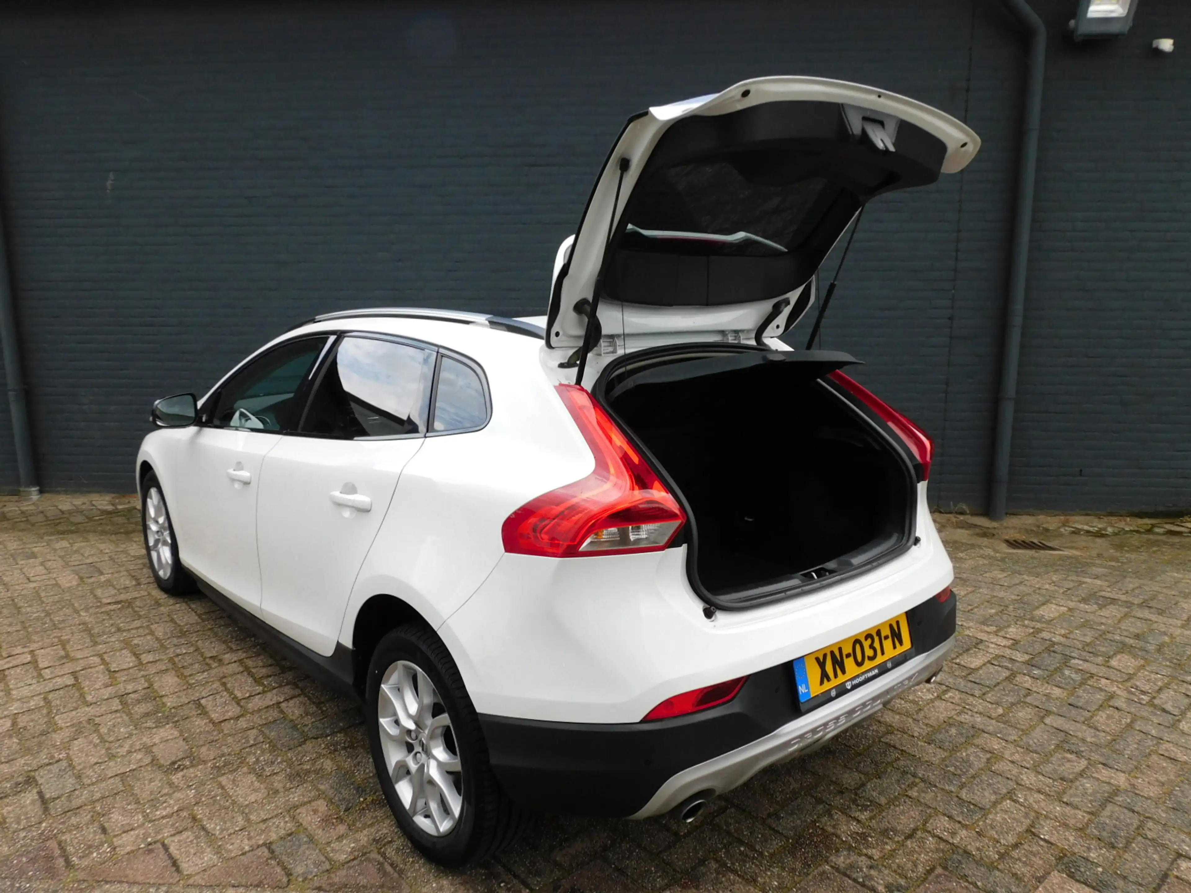 Volvo V40 Cross Country 1.5 T3 Polar+ Luxury 1e EIGENAAR! DEALER ONDERHOUD — photo 5