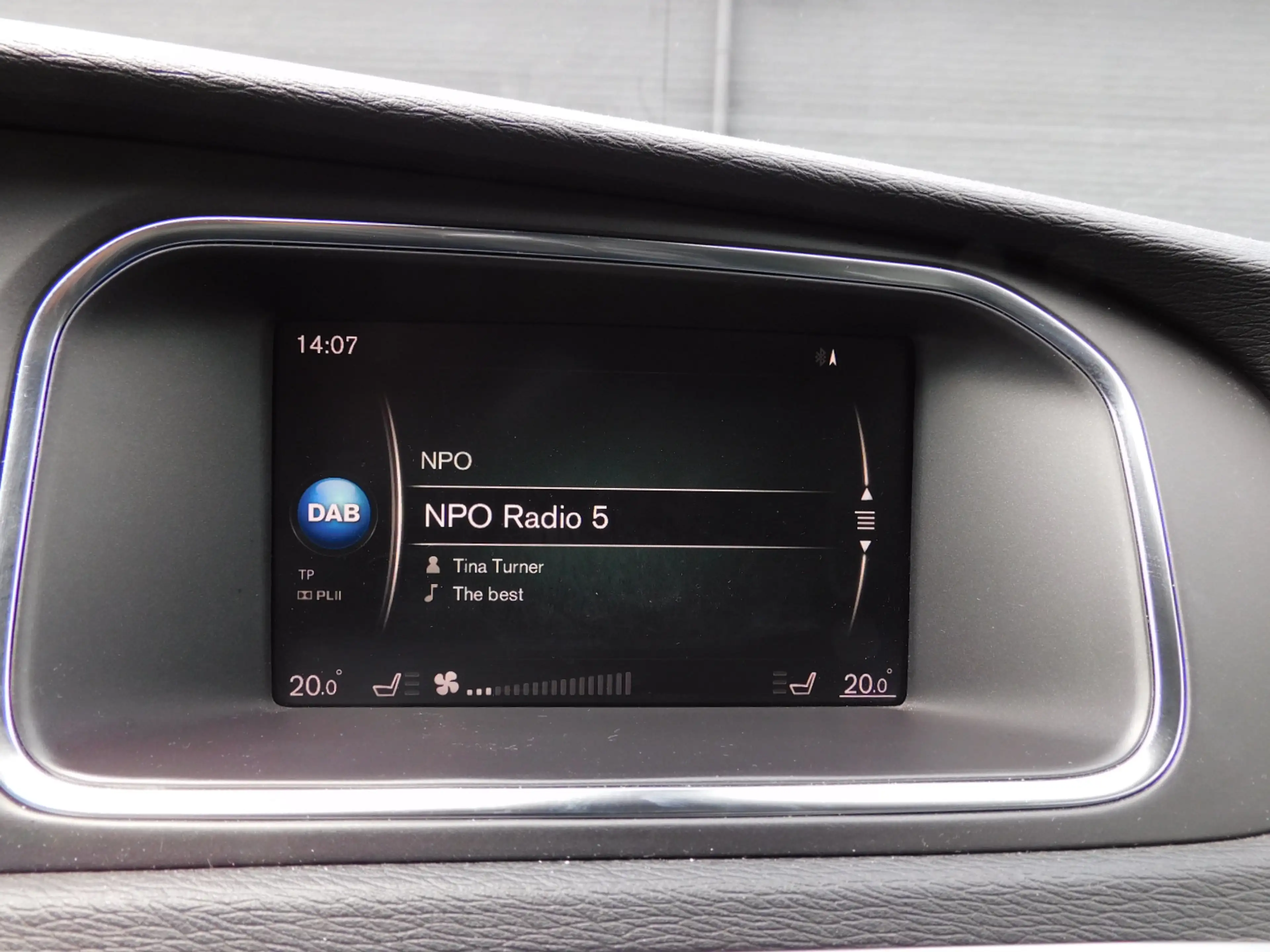 Volvo V40 Cross Country 1.5 T3 Polar+ Luxury 1e EIGENAAR! DEALER ONDERHOUD — photo 18