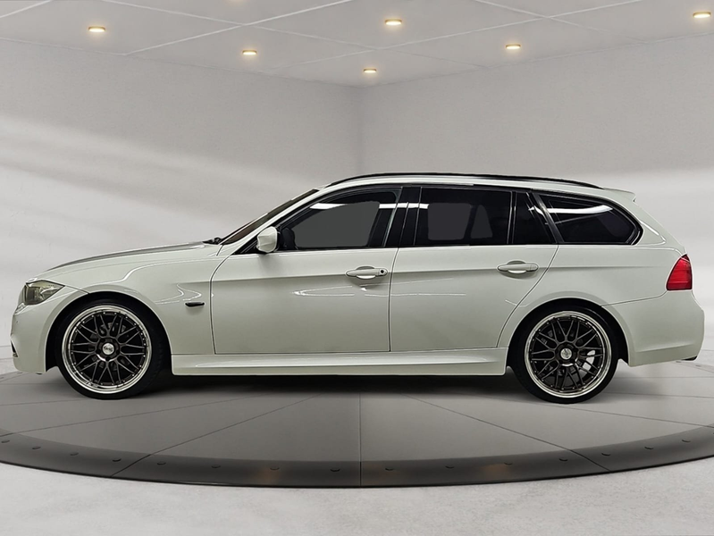 BMW 318 i * M-PAKET * SHADOW-LINE * PANO * BI-XENON * — photo 2