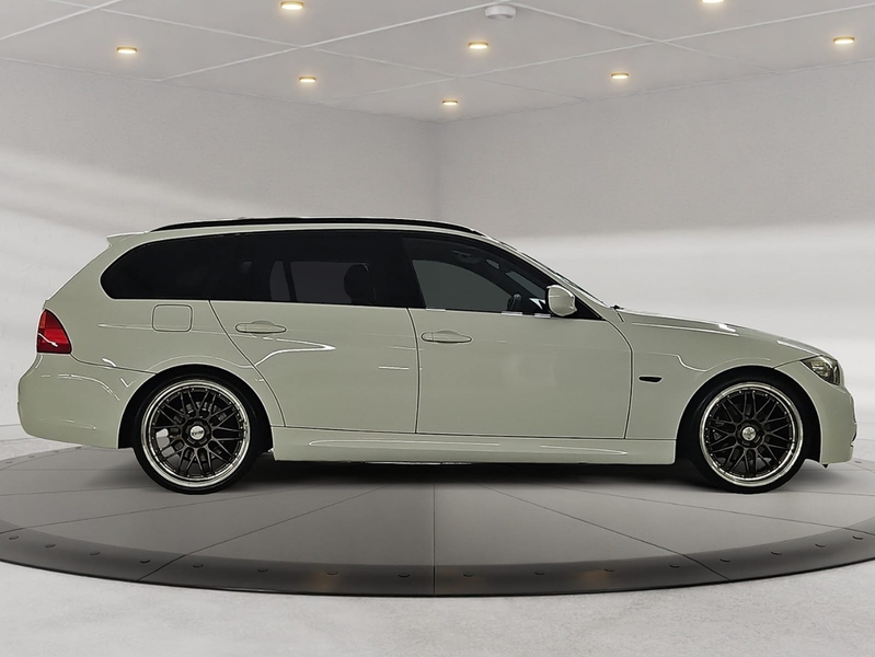 BMW 318 i * M-PAKET * SHADOW-LINE * PANO * BI-XENON * — photo 6