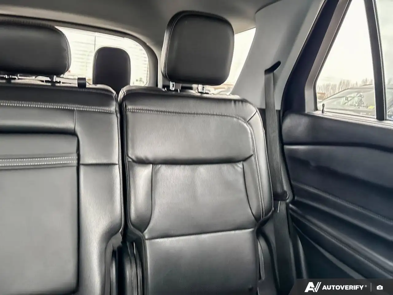 Ford Explorer снимка Ford Explorer