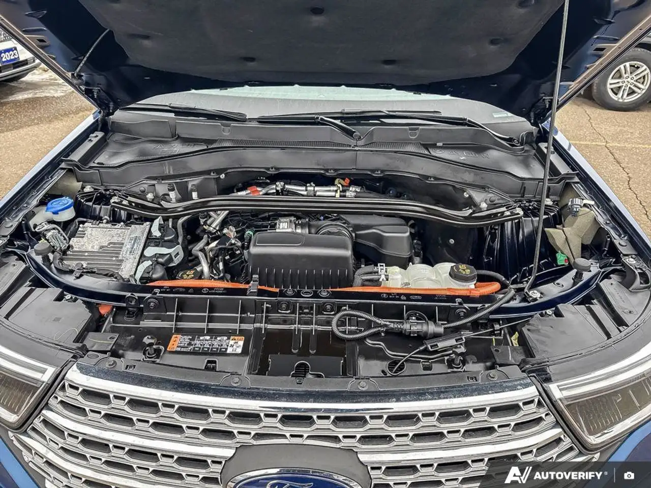 Ford Explorer снимка Ford Explorer