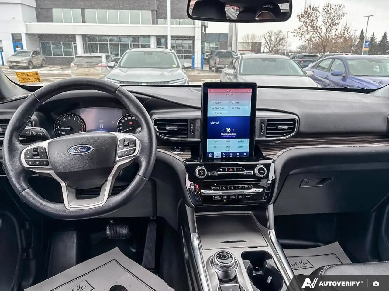 Ford Explorer снимка Ford Explorer