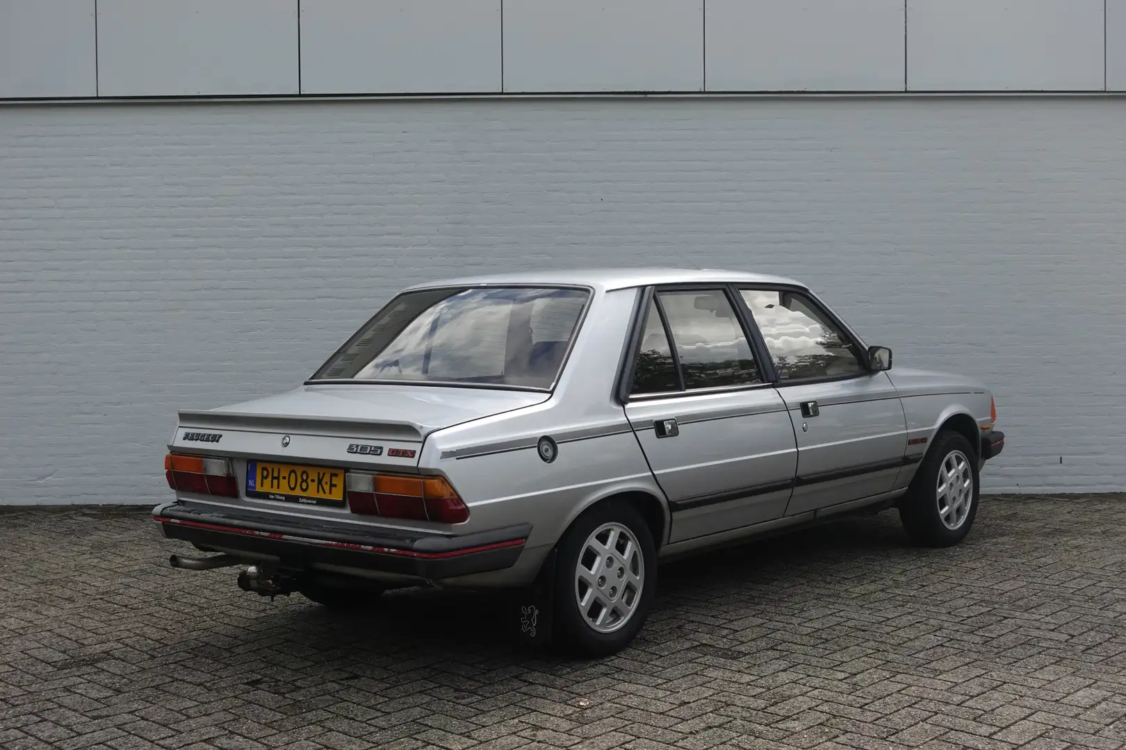 Peugeot 305 GTX | Trekhaak | Liefhebber opgelet Grijs - 2