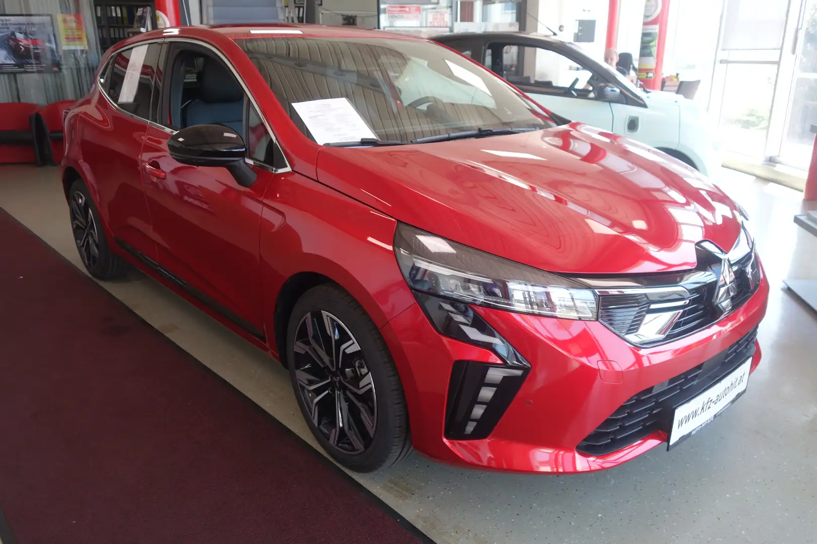 Mitsubishi Colt 1,6 HEV Diamond Automatik ***VOLLAUSSTATTUNG*** Rot - 1