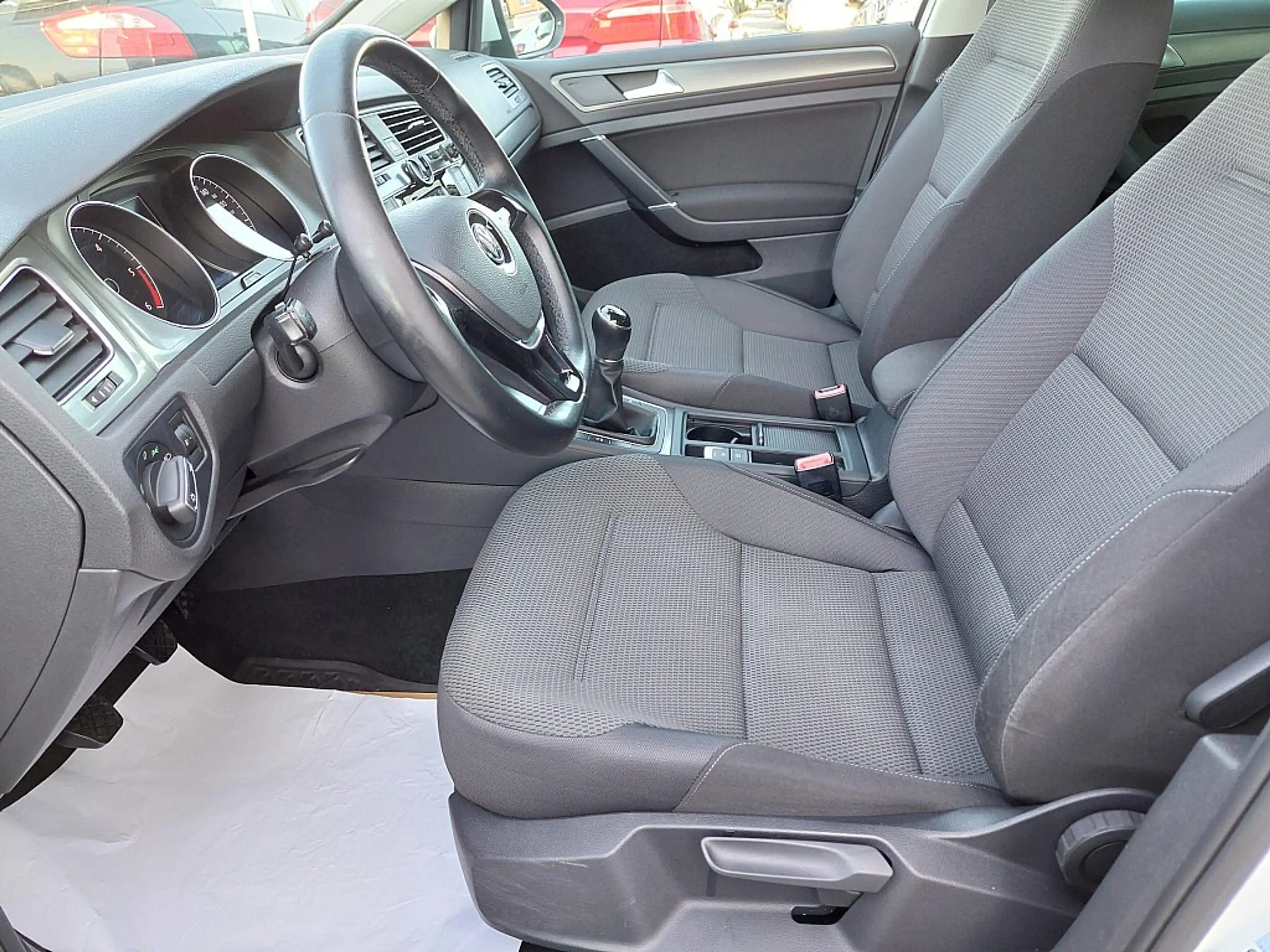 Volkswagen Golf R abbit 1,6 TDI BMT — photo 11