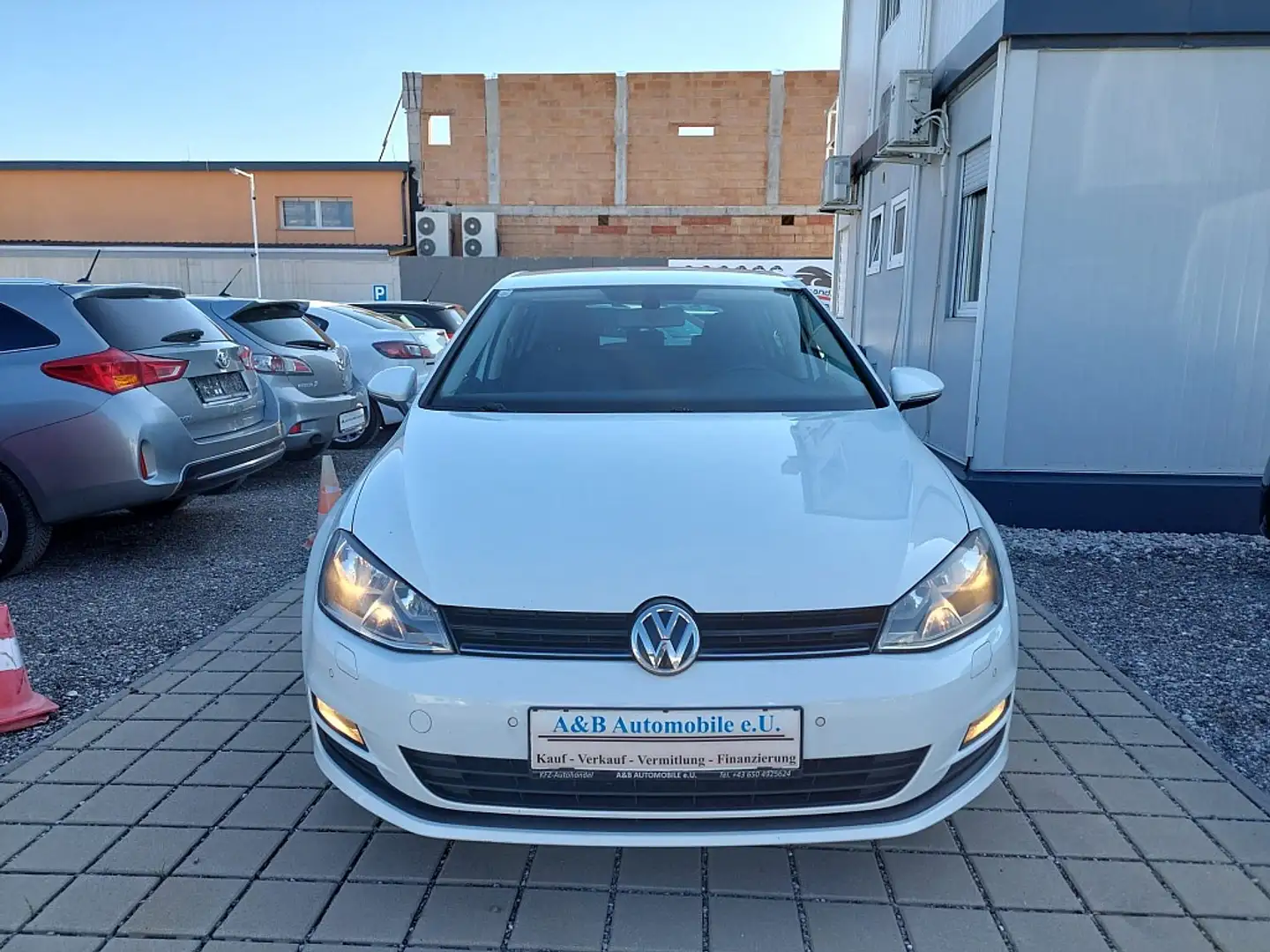 Volkswagen Golf R abbit 1,6 TDI BMT Bílá - 2