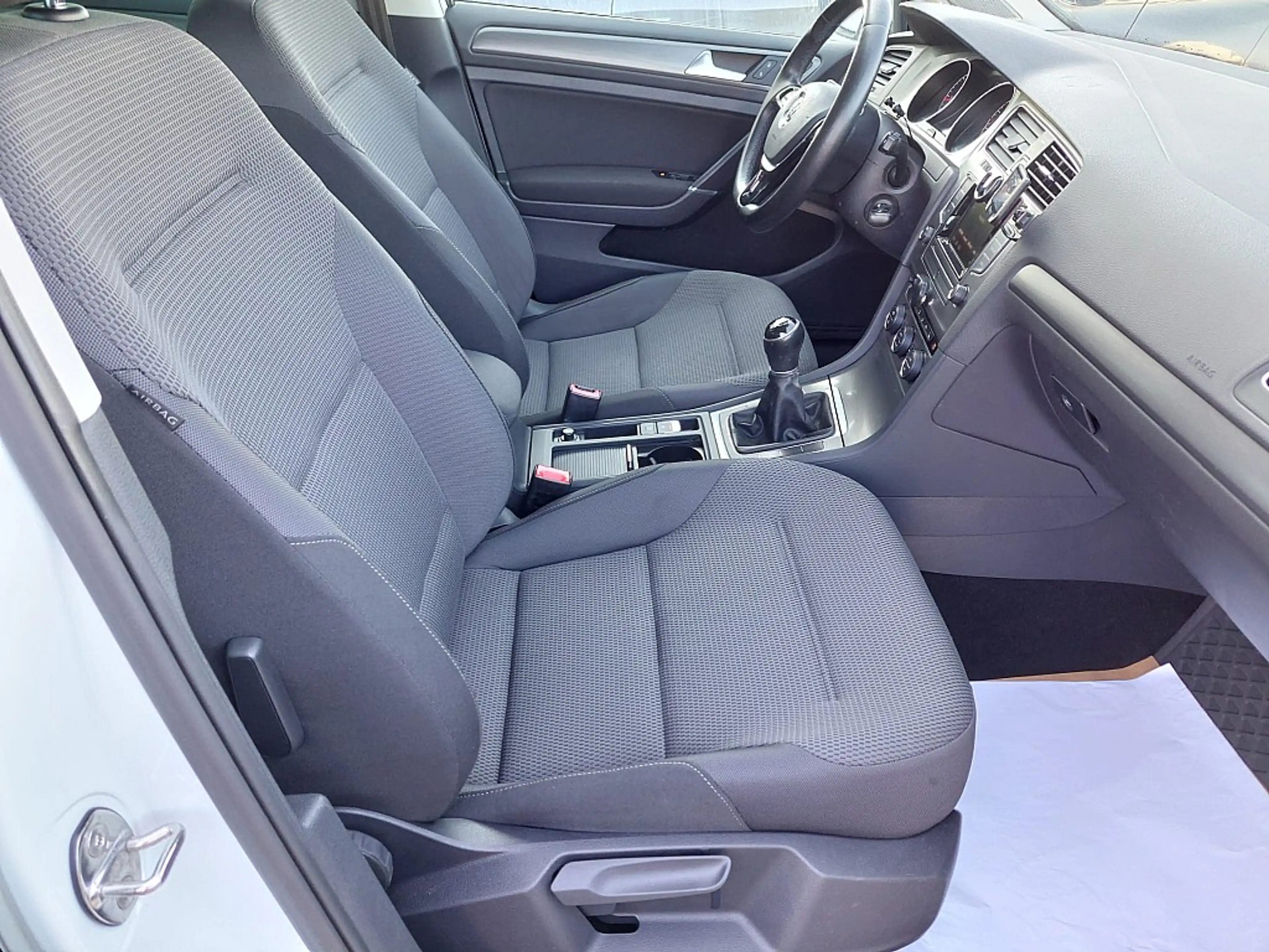 Volkswagen Golf R abbit 1,6 TDI BMT — photo 12