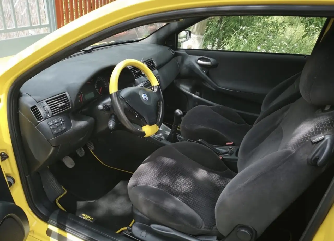 Fiat Stilo 1.8 16V Dynamic — photo 1 of 12