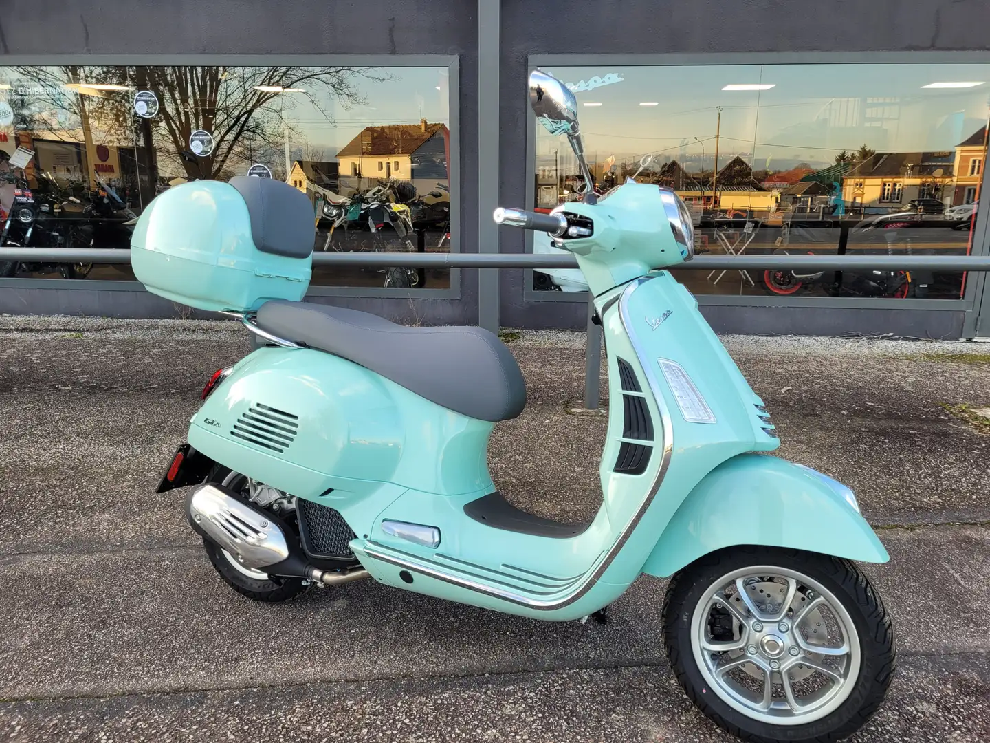 Vespa GTS 125 Verde - 1