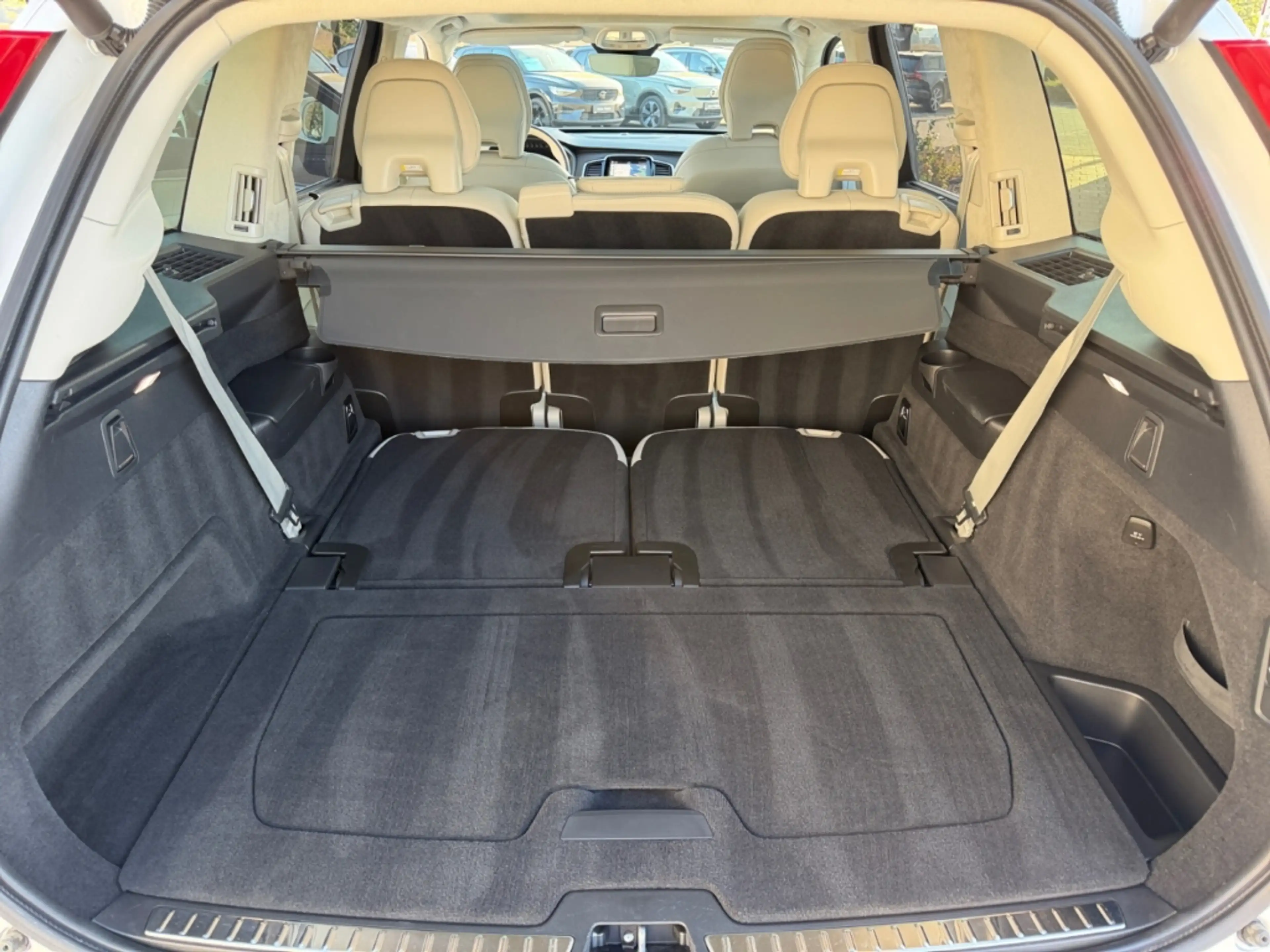 Volvo XC90 T8 Ultimate Bright HUD Pano Luft H&K AWD 7-Sitzer — photo 26