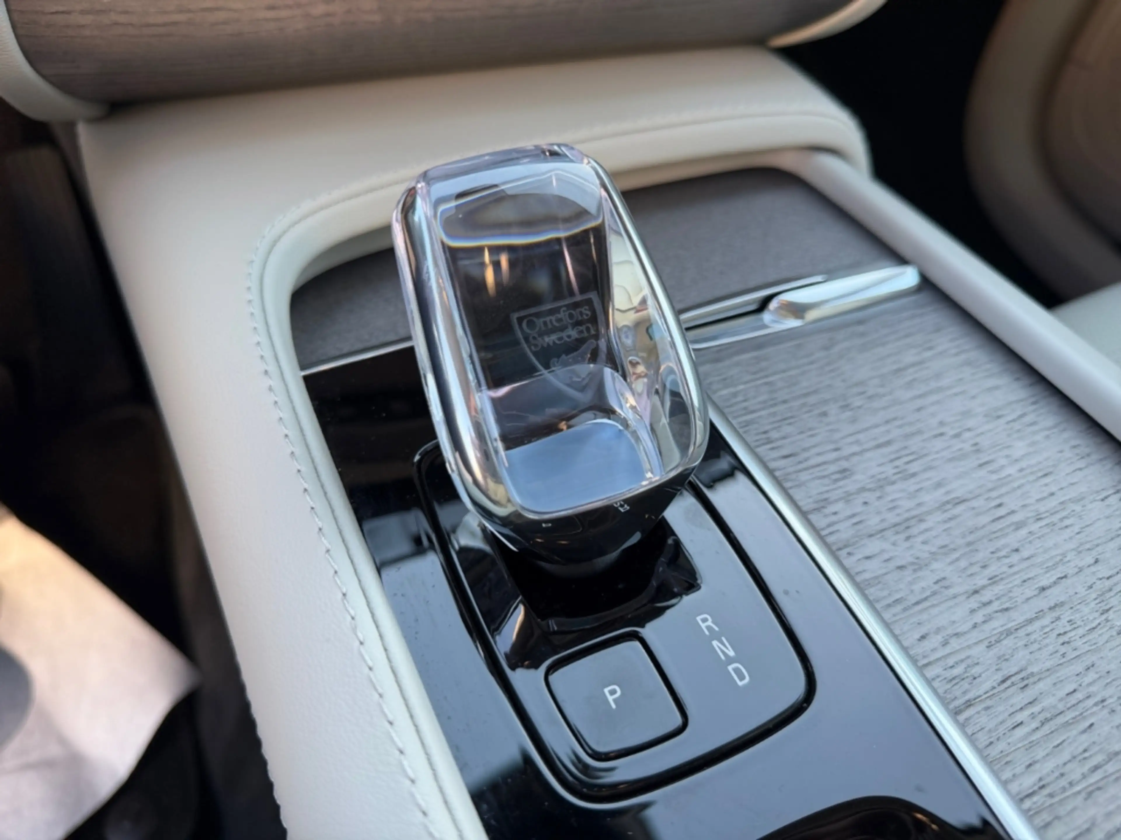 Volvo XC90 T8 Ultimate Bright HUD Pano Luft H&K AWD 7-Sitzer — photo 27