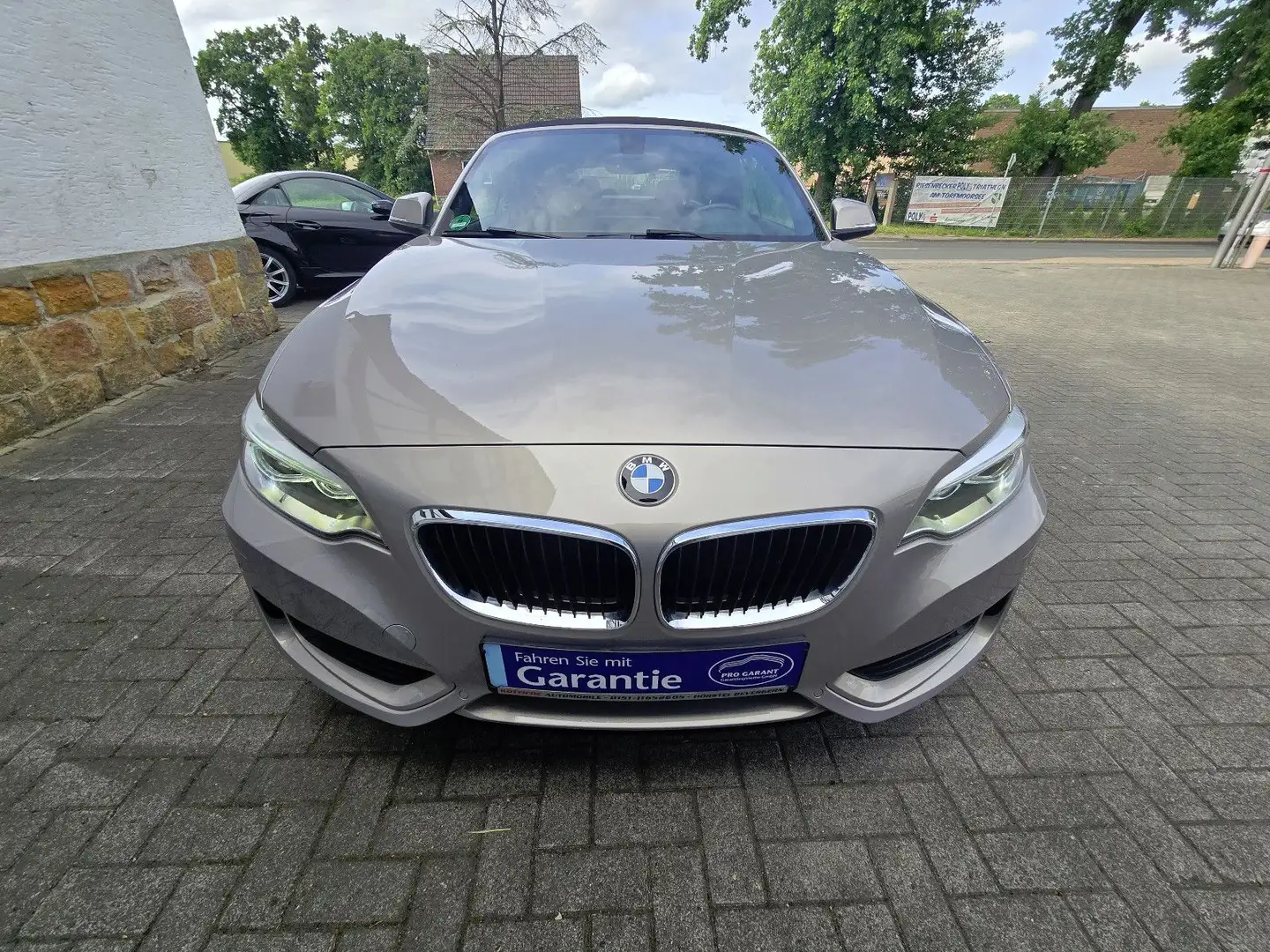 BMW 220 i Cabrio 2,0,Automatik,LED,Navi,PDC,Sitzh Plateado - 1