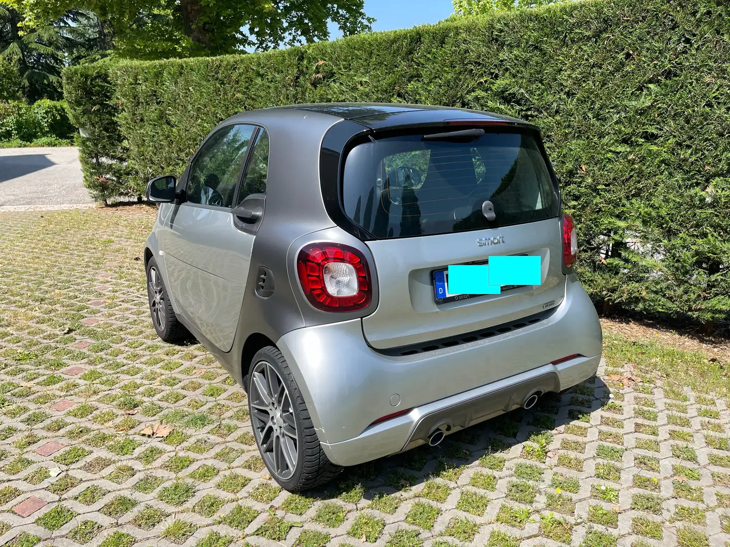 smart forTwo smart fortwo coupe Brabus coupe twinamic Xclusive Silber - 2