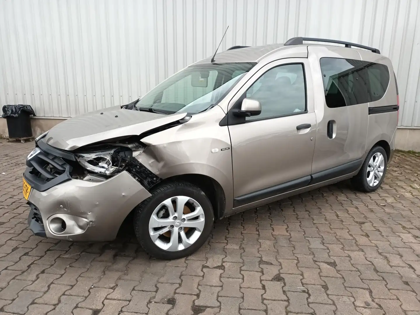 Dacia Dokker 1.2 TCe Lauréate - Start Niet - Frontschade Brun - 2