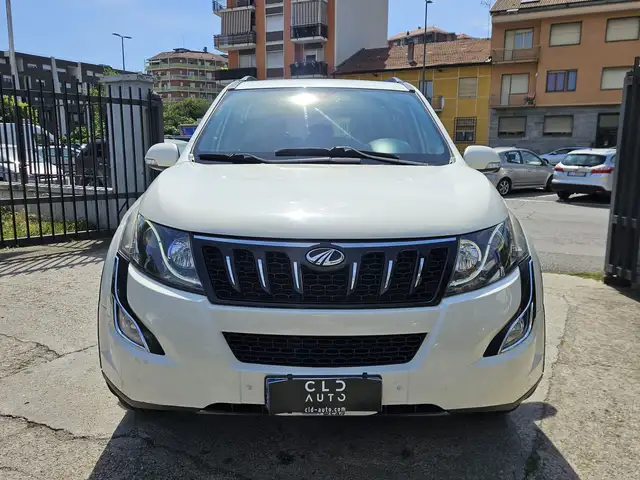 Mahindra XUV500 view 2