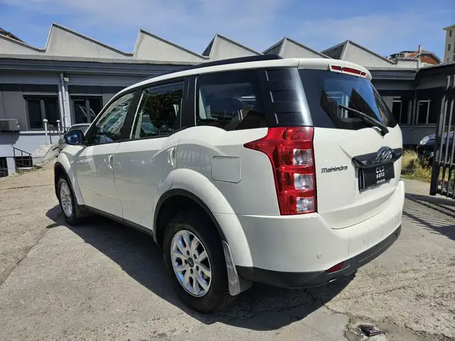 Mahindra XUV500 view 6