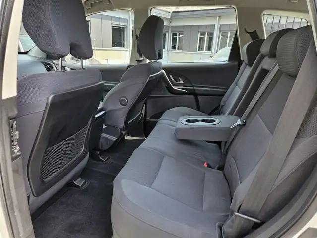 Mahindra XUV500 view 12