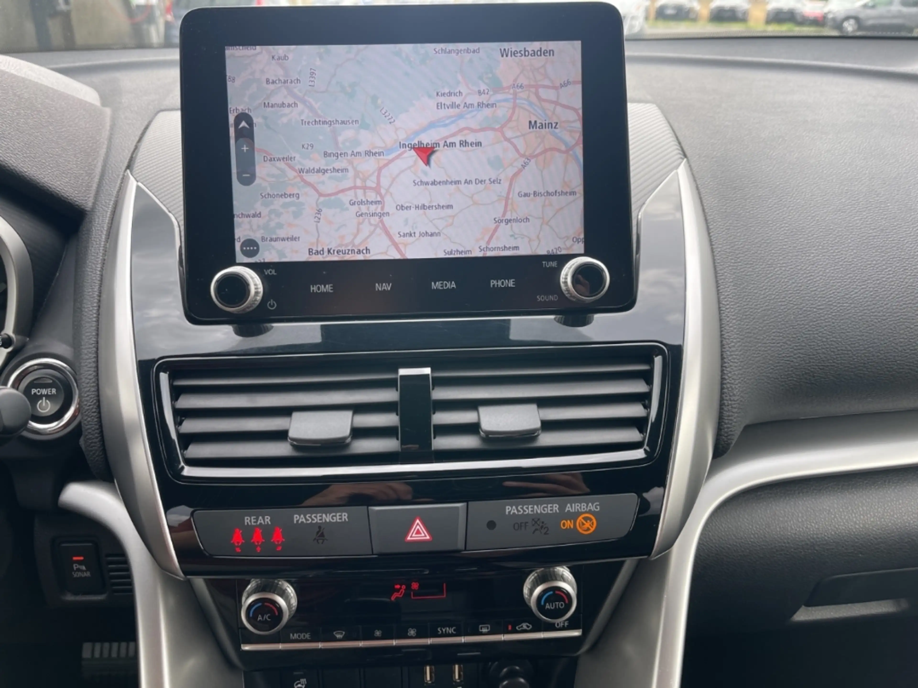 Mitsubishi Eclipse Cross PHEV PLUS Intro 4WD StandHZG 360 Kamera LED ACC Ap — photo 14