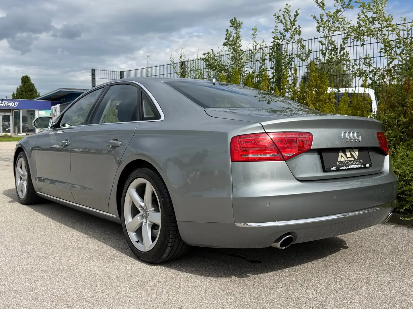 Audi A8 4.2 TDI quattro Luft|LED|Bose Grau - 2