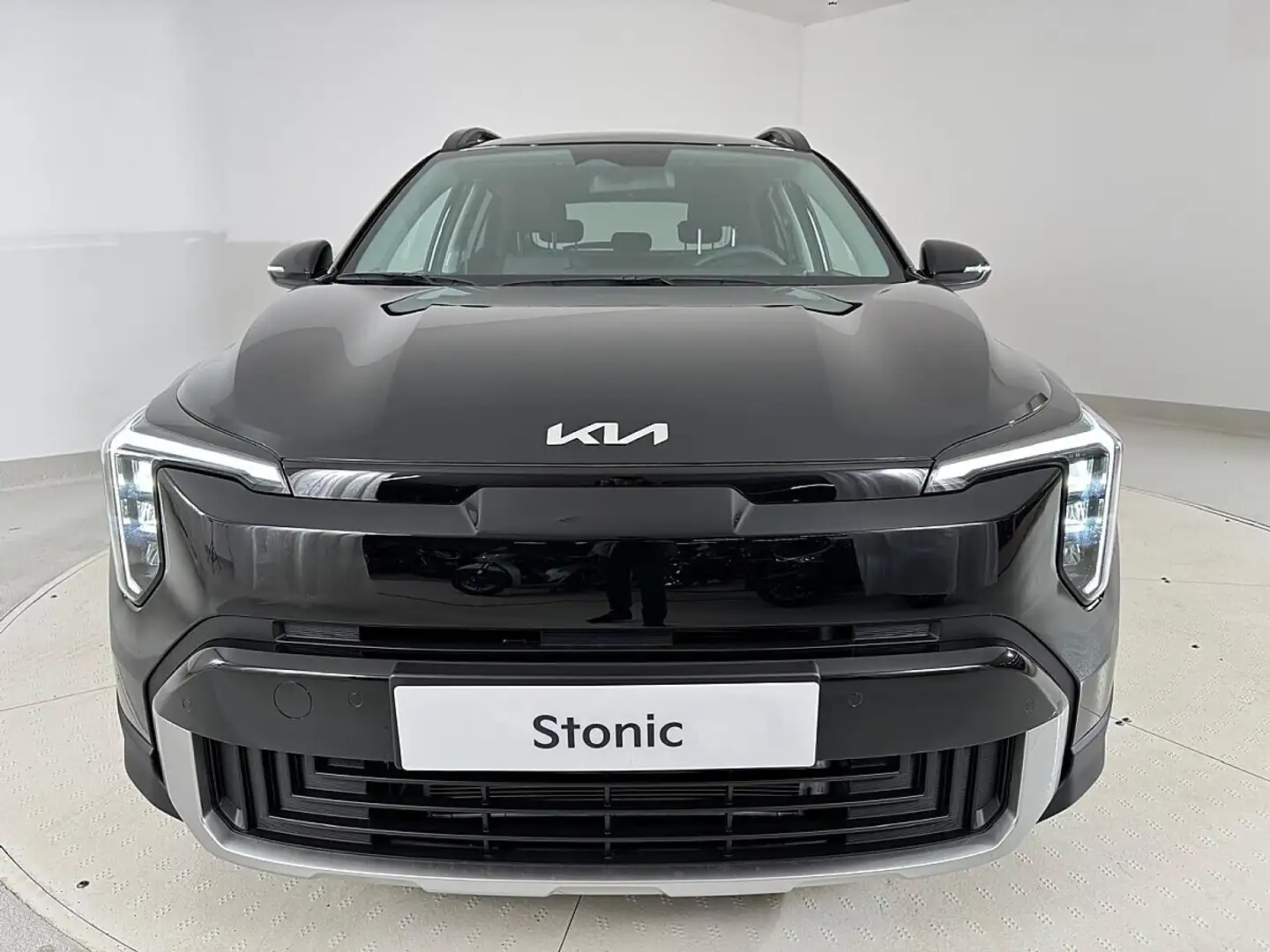 Kia Stonic STONIC/SILBER/1.0 TGDI/MT6/100/MY26|Auto Stahl W22 Schwarz - 2