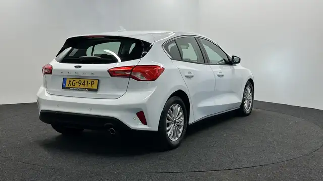 Ford Focus view 5