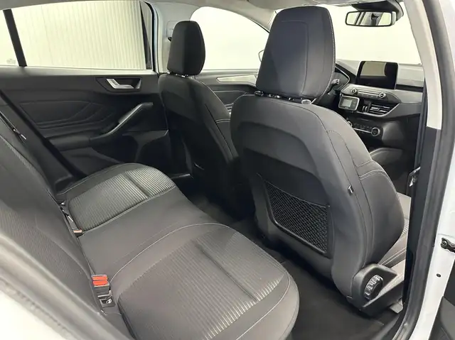 Ford Focus view 13
