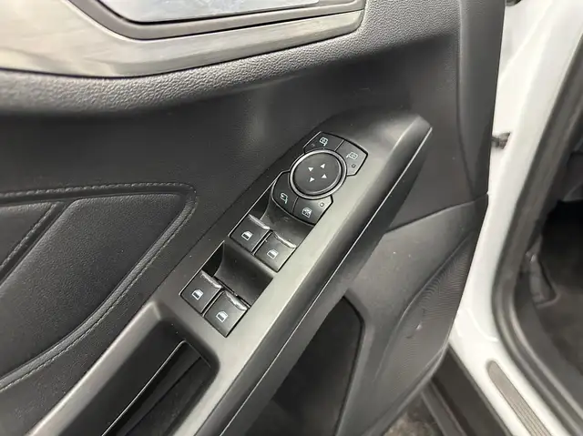 Ford Focus view 16